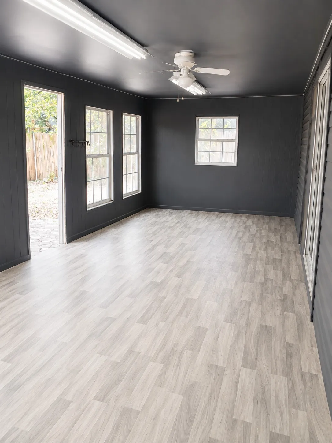 Single Family Residence For Rent in Tarrant County , 2016 Menefee Street, Arlington, Texas 76010, 4 Bedroom, 2 Bathroom, 1 Garage spaces, 1,864 Sqft, built in 1956, mls#21360618, Real Estate Agent in Arlington, Homes For Rent in Tarrant county, Homes For Rent in Arlington, Realtor in Arlington Texas, Real Estate Brokerage Independent Realty Texas, Luminita Cordes Realtor
