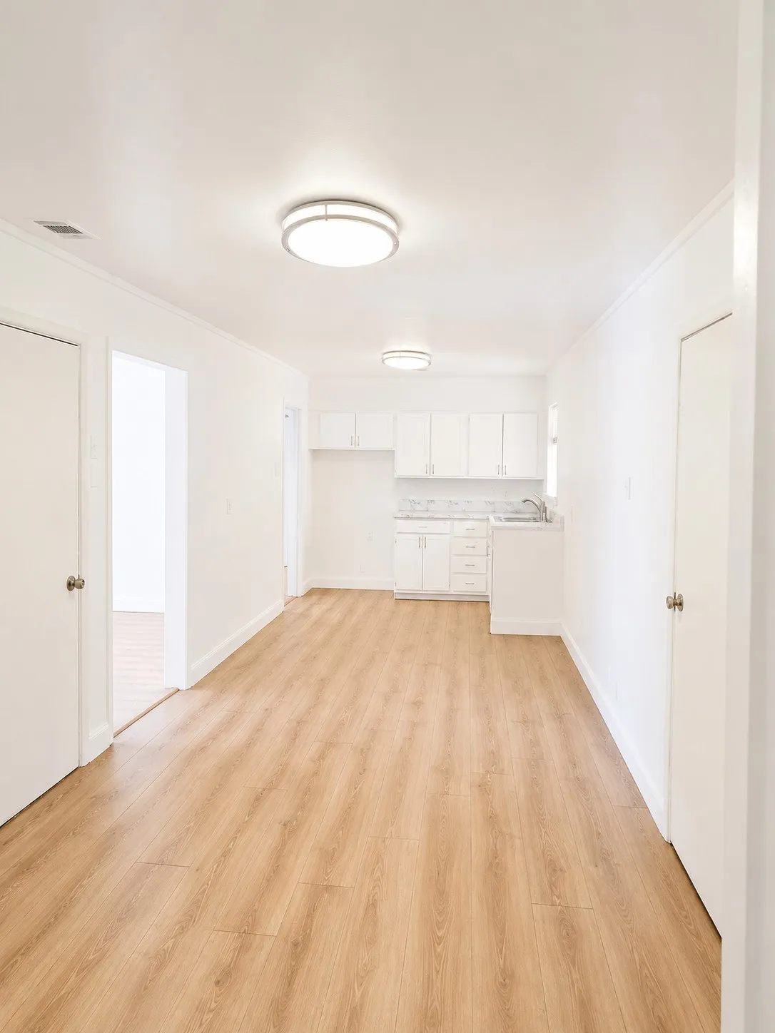 Single Family Residence For Rent in Tarrant County , 2016 Menefee Street, Arlington, Texas 76010, 4 Bedroom, 2 Bathroom, 1 Garage spaces, 1,864 Sqft, built in 1956, mls#21360618, Real Estate Agent in Arlington, Homes For Rent in Tarrant county, Homes For Rent in Arlington, Realtor in Arlington Texas, Real Estate Brokerage Independent Realty Texas, Luminita Cordes Realtor