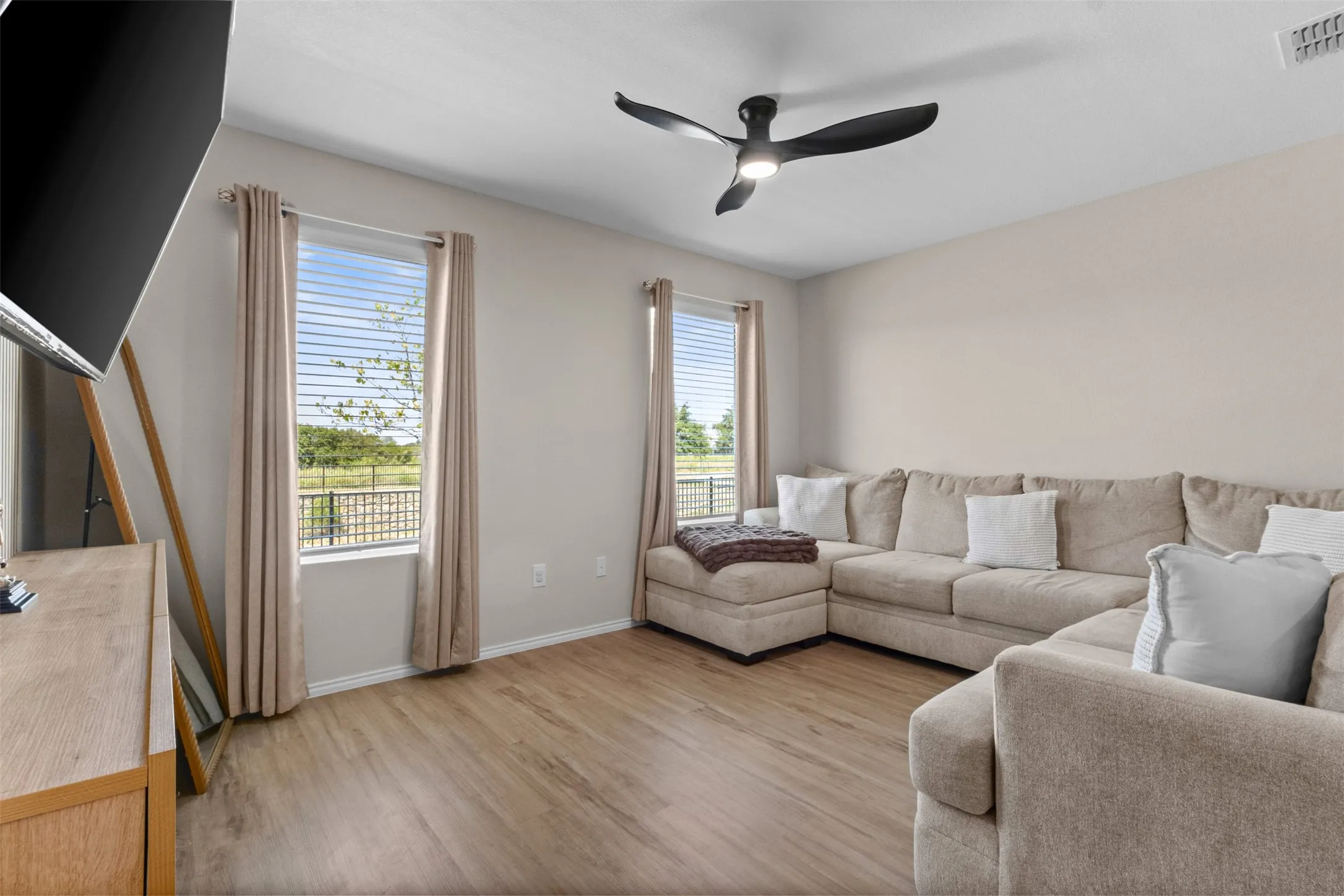 Single Family Residence For Sale in Ellis County , 461 Whistlestop Way, Ferris, Texas 75125, 3 Bedroom, 2 Bathroom, Garage spaces, 1,147 Sqft, built in 2024, mls#21361327, Real Estate Agent in Ferris, Homes For Sale in Ellis county, Homes For Sale in Ferris, Realtor in Ferris Texas, Real Estate Brokerage Independent Realty Texas, Luminita Cordes Realtor