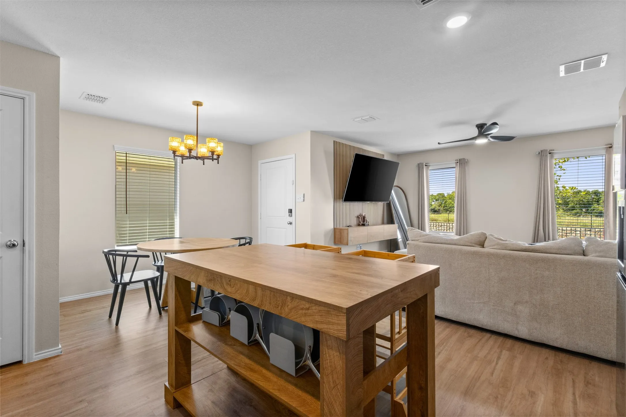 Single Family Residence For Sale in Ellis County , 461 Whistlestop Way, Ferris, Texas 75125, 3 Bedroom, 2 Bathroom, Garage spaces, 1,147 Sqft, built in 2024, mls#21361327, Real Estate Agent in Ferris, Homes For Sale in Ellis county, Homes For Sale in Ferris, Realtor in Ferris Texas, Real Estate Brokerage Independent Realty Texas, Luminita Cordes Realtor