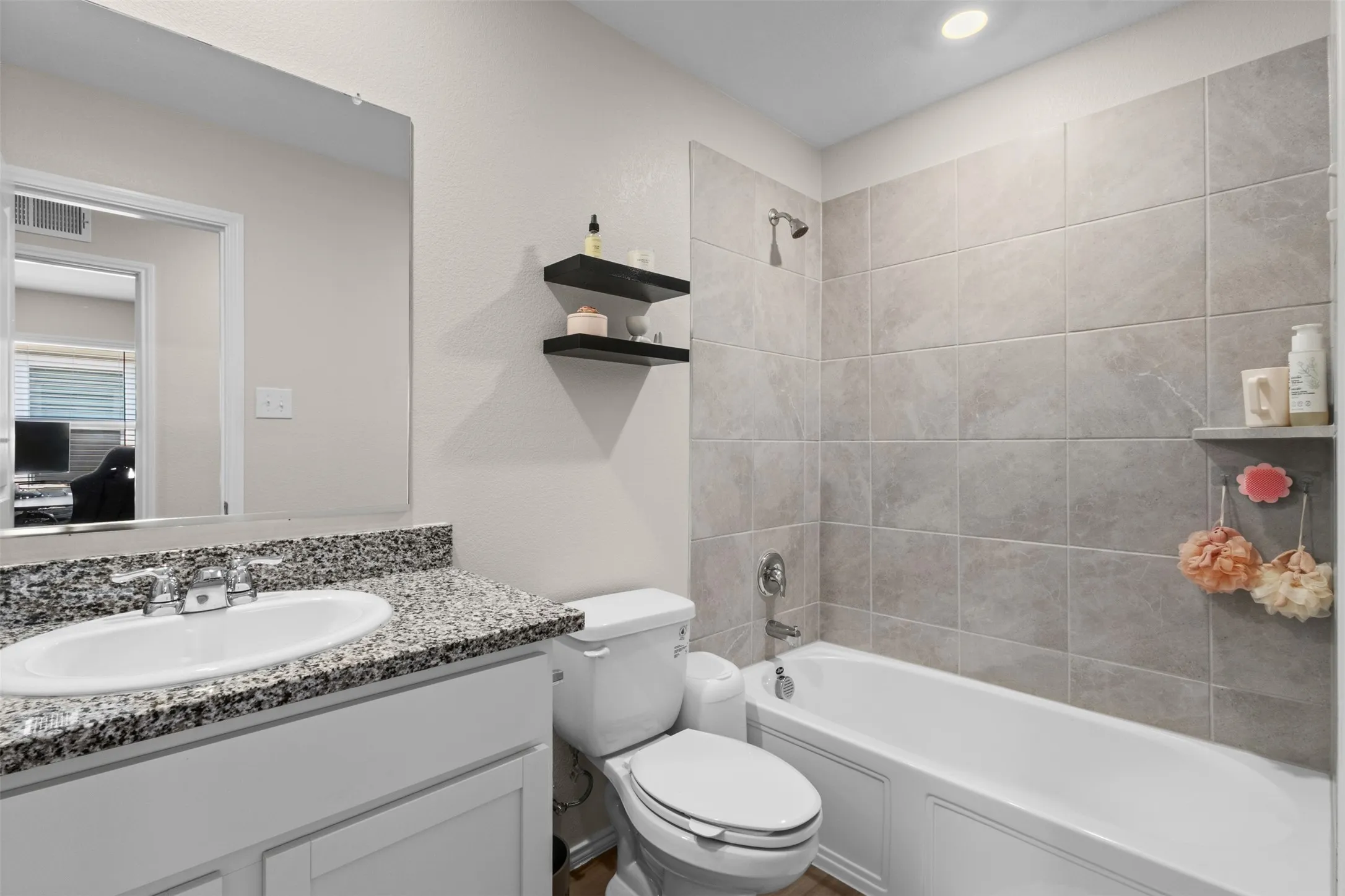 Single Family Residence For Sale in Ellis County , 461 Whistlestop Way, Ferris, Texas 75125, 3 Bedroom, 2 Bathroom, Garage spaces, 1,147 Sqft, built in 2024, mls#21361327, Real Estate Agent in Ferris, Homes For Sale in Ellis county, Homes For Sale in Ferris, Realtor in Ferris Texas, Real Estate Brokerage Independent Realty Texas, Luminita Cordes Realtor