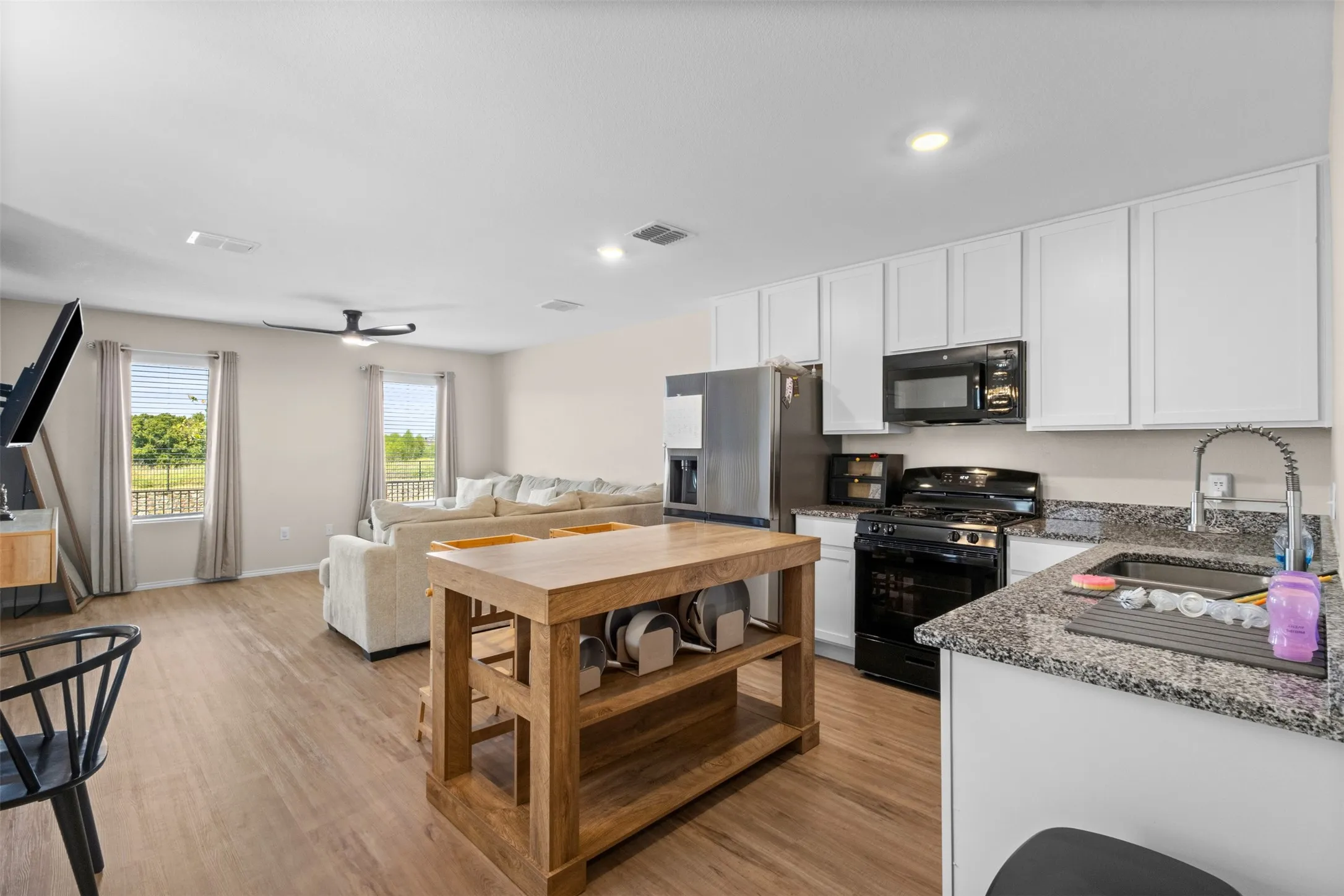 Single Family Residence For Sale in Ellis County , 461 Whistlestop Way, Ferris, Texas 75125, 3 Bedroom, 2 Bathroom, Garage spaces, 1,147 Sqft, built in 2024, mls#21361327, Real Estate Agent in Ferris, Homes For Sale in Ellis county, Homes For Sale in Ferris, Realtor in Ferris Texas, Real Estate Brokerage Independent Realty Texas, Luminita Cordes Realtor