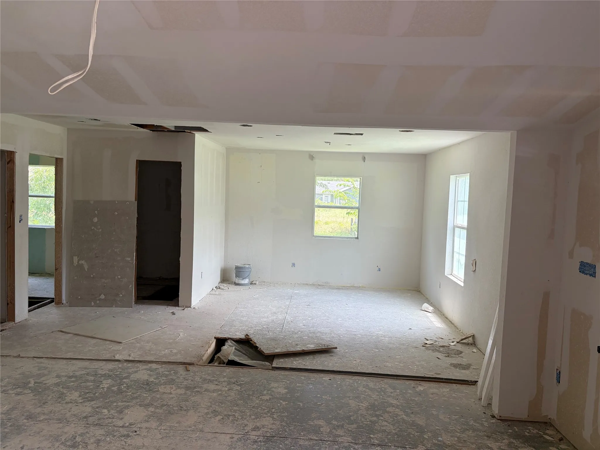 unfinished living space & room
