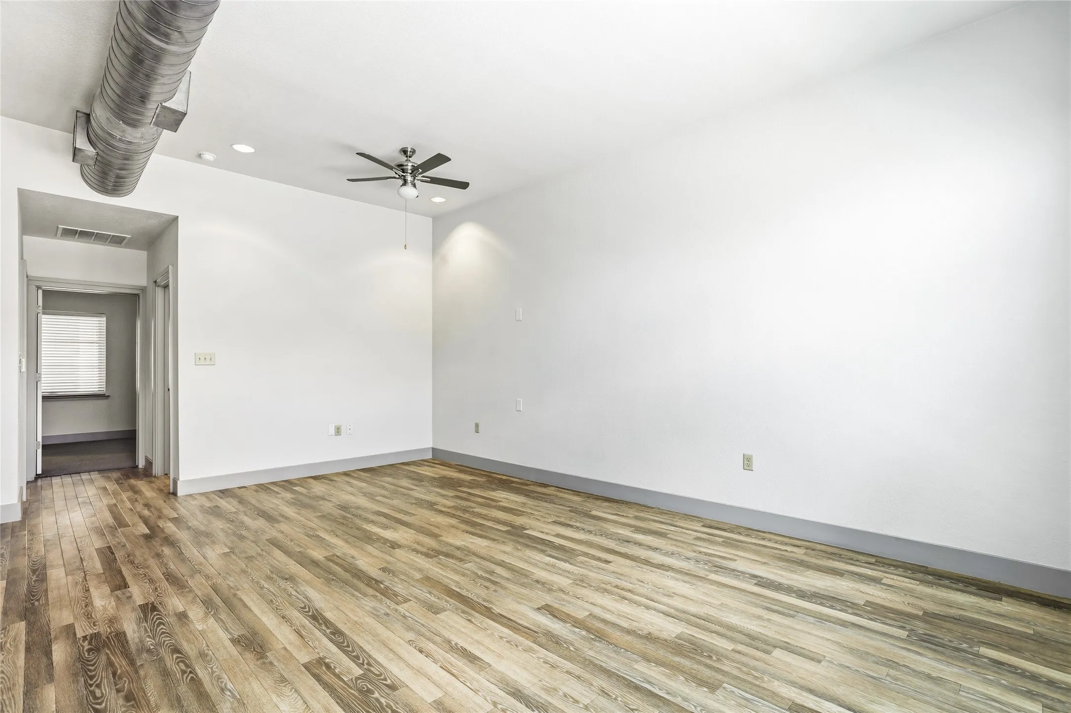 Apartment For Rent in Tarrant County , 1124 Galveston Avenue B, Fort Worth, Texas 76104, 1 Bedroom, 1 Bathroom, Garage spaces, 762 Sqft, built in 2016, Price $1,475, mls#21361333, Real Estate Agent in Fort Worth, Homes For Rent in Tarrant county, Homes For Rent in Fort Worth, Realtor in Fort Worth Texas, Real Estate Brokerage Independent Realty Texas, Luminita Cordes Realtor