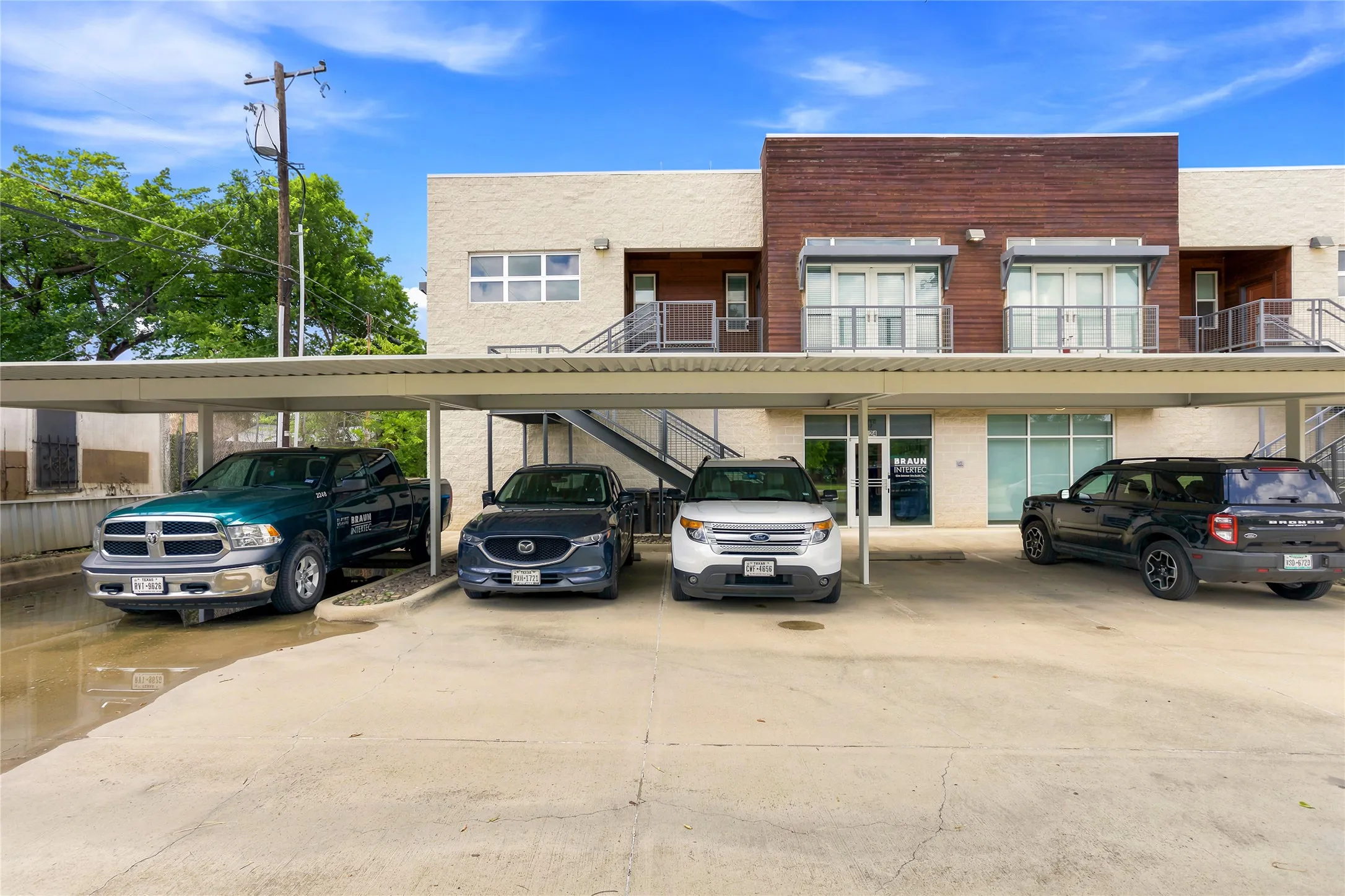 Apartment For Rent in Tarrant County , 1124 Galveston Avenue B, Fort Worth, Texas 76104, 1 Bedroom, 1 Bathroom, Garage spaces, 762 Sqft, built in 2016, Price $1,475, mls#21361333, Real Estate Agent in Fort Worth, Homes For Rent in Tarrant county, Homes For Rent in Fort Worth, Realtor in Fort Worth Texas, Real Estate Brokerage Independent Realty Texas, Luminita Cordes Realtor