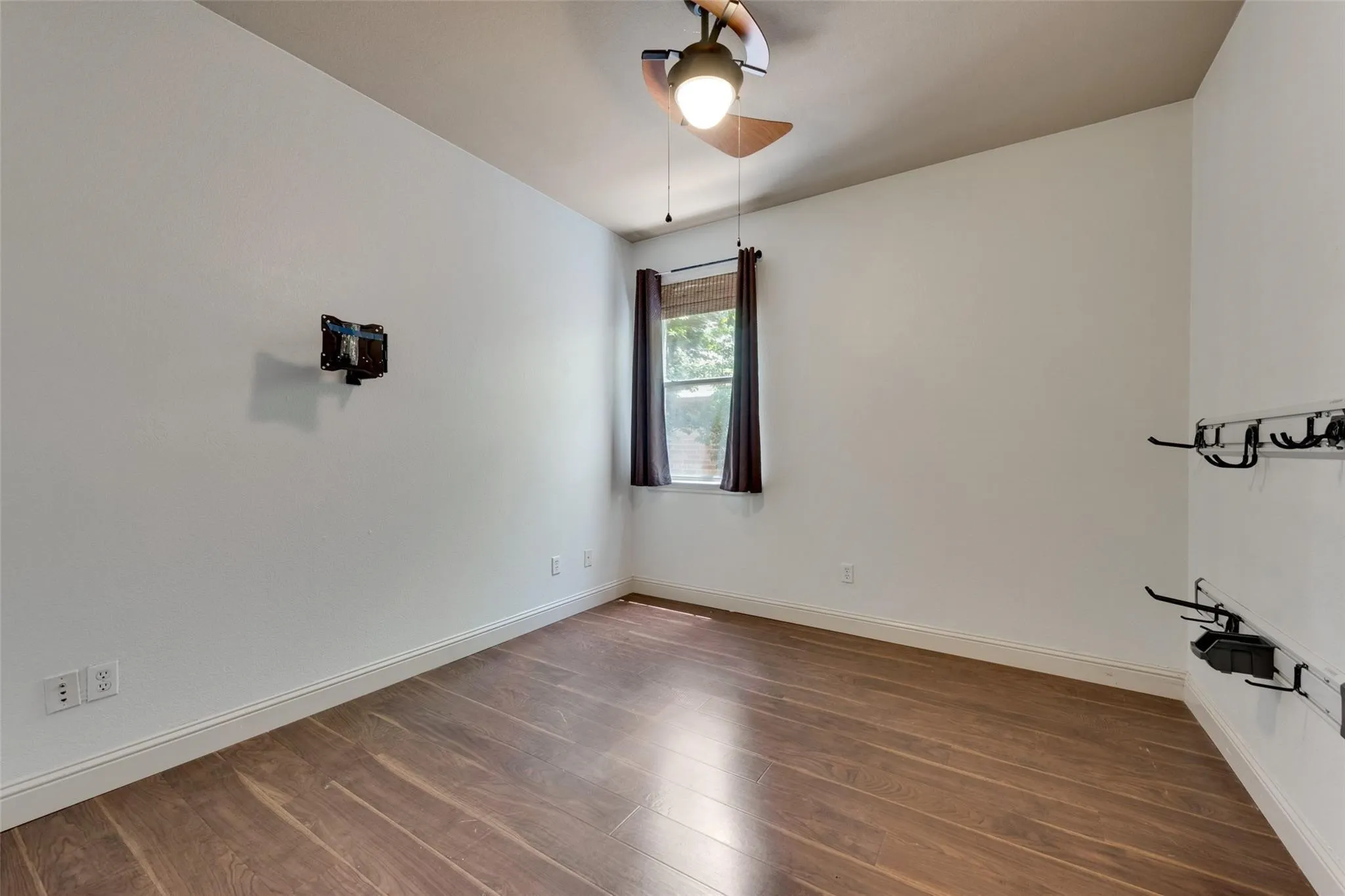 Single Family Residence For Sale in Tarrant County , 8033 Branch Hollow Trail, Fort Worth, Texas 76123, 4 Bedroom, 2 Bathroom, 2 Garage spaces, 2,054 Sqft, built in 2008, mls#21359811, Real Estate Agent in Fort Worth, Homes For Sale in Tarrant county, Homes For Sale in Fort Worth, Realtor in Fort Worth Texas, Real Estate Brokerage Independent Realty Texas, Luminita Cordes Realtor