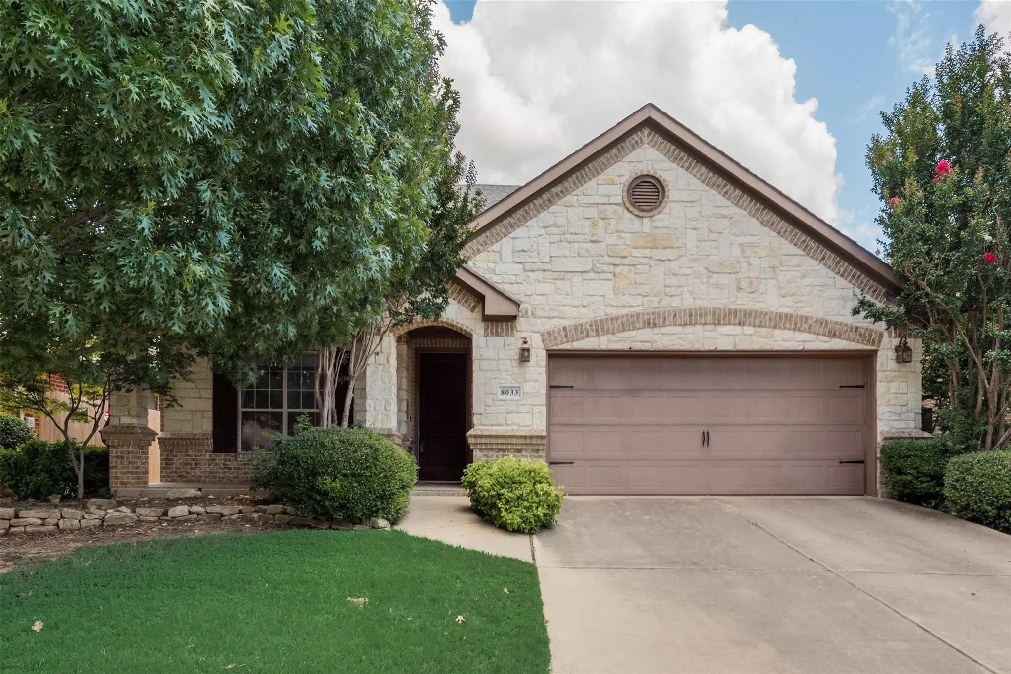Single Family Residence For Sale in Tarrant County , 8033 Branch Hollow Trail, Fort Worth, Texas 76123, 4 Bedroom, 2 Bathroom, 2 Garage spaces, 2,054 Sqft, built in 2008, mls#21359811, Real Estate Agent in Fort Worth, Homes For Sale in Tarrant county, Homes For Sale in Fort Worth, Realtor in Fort Worth Texas, Real Estate Brokerage Independent Realty Texas, Luminita Cordes Realtor