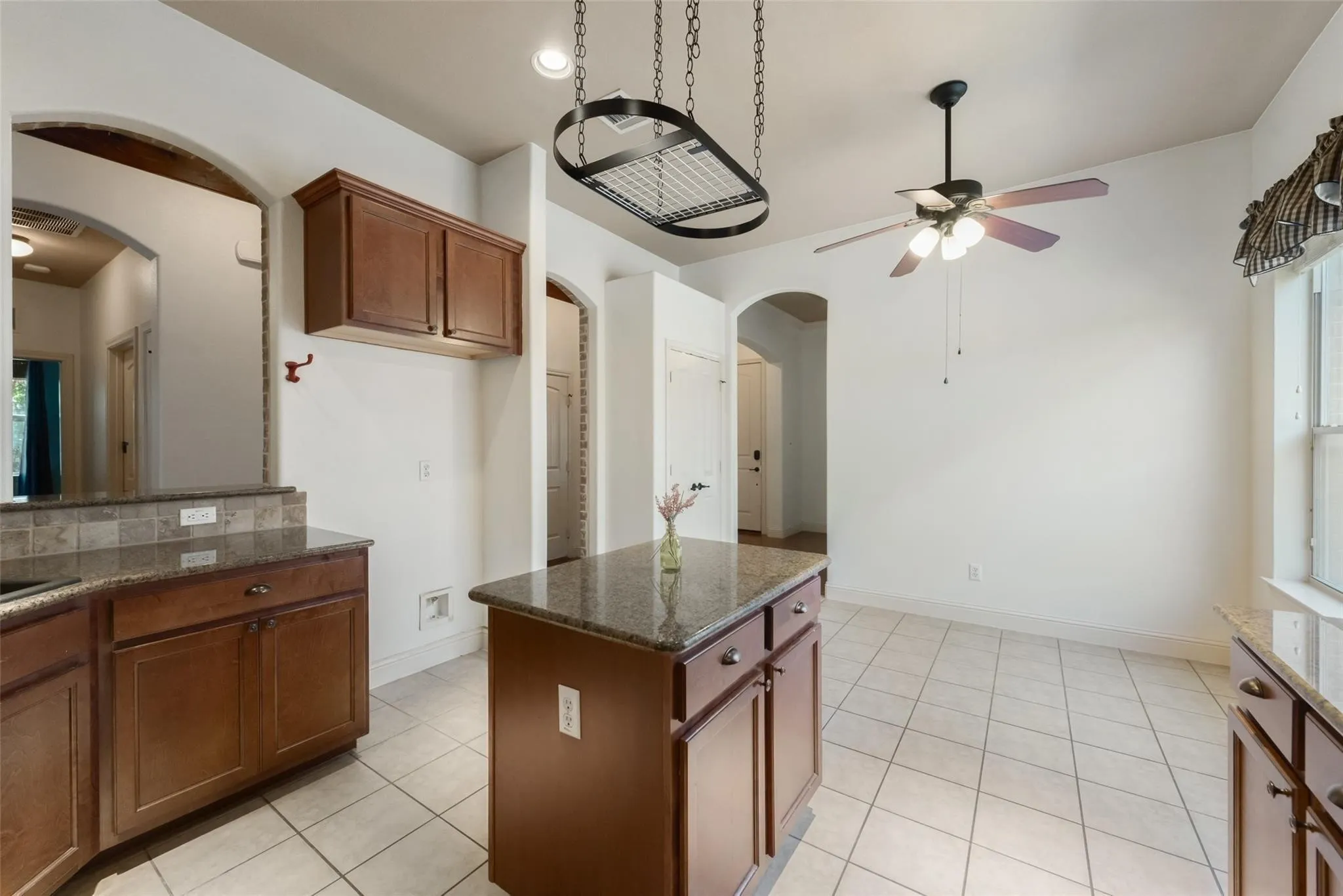 Single Family Residence For Sale in Tarrant County , 8033 Branch Hollow Trail, Fort Worth, Texas 76123, 4 Bedroom, 2 Bathroom, 2 Garage spaces, 2,054 Sqft, built in 2008, mls#21359811, Real Estate Agent in Fort Worth, Homes For Sale in Tarrant county, Homes For Sale in Fort Worth, Realtor in Fort Worth Texas, Real Estate Brokerage Independent Realty Texas, Luminita Cordes Realtor