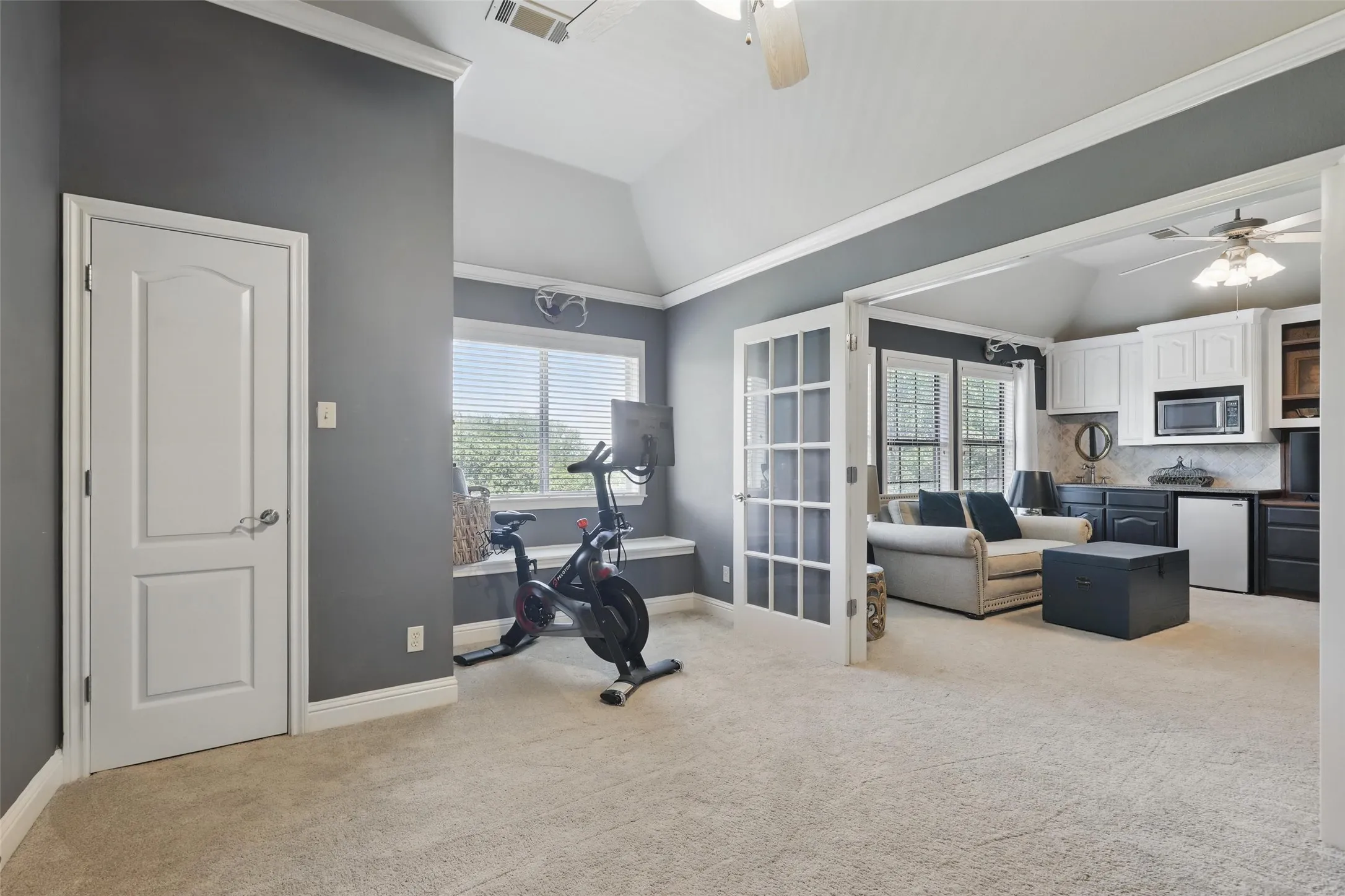Single Family Residence For Sale in Parker County , 3404 Creek Crossing Drive, Weatherford, Texas 76087, 5 Bedroom, 4 Bathroom, 3 Garage spaces, 3,694 Sqft, built in 2004, mls#21346286, Real Estate Agent in Weatherford, Homes For Sale in Parker county, Homes For Sale in Weatherford, Realtor in Weatherford Texas, Real Estate Brokerage Independent Realty Texas, Luminita Cordes Realtor