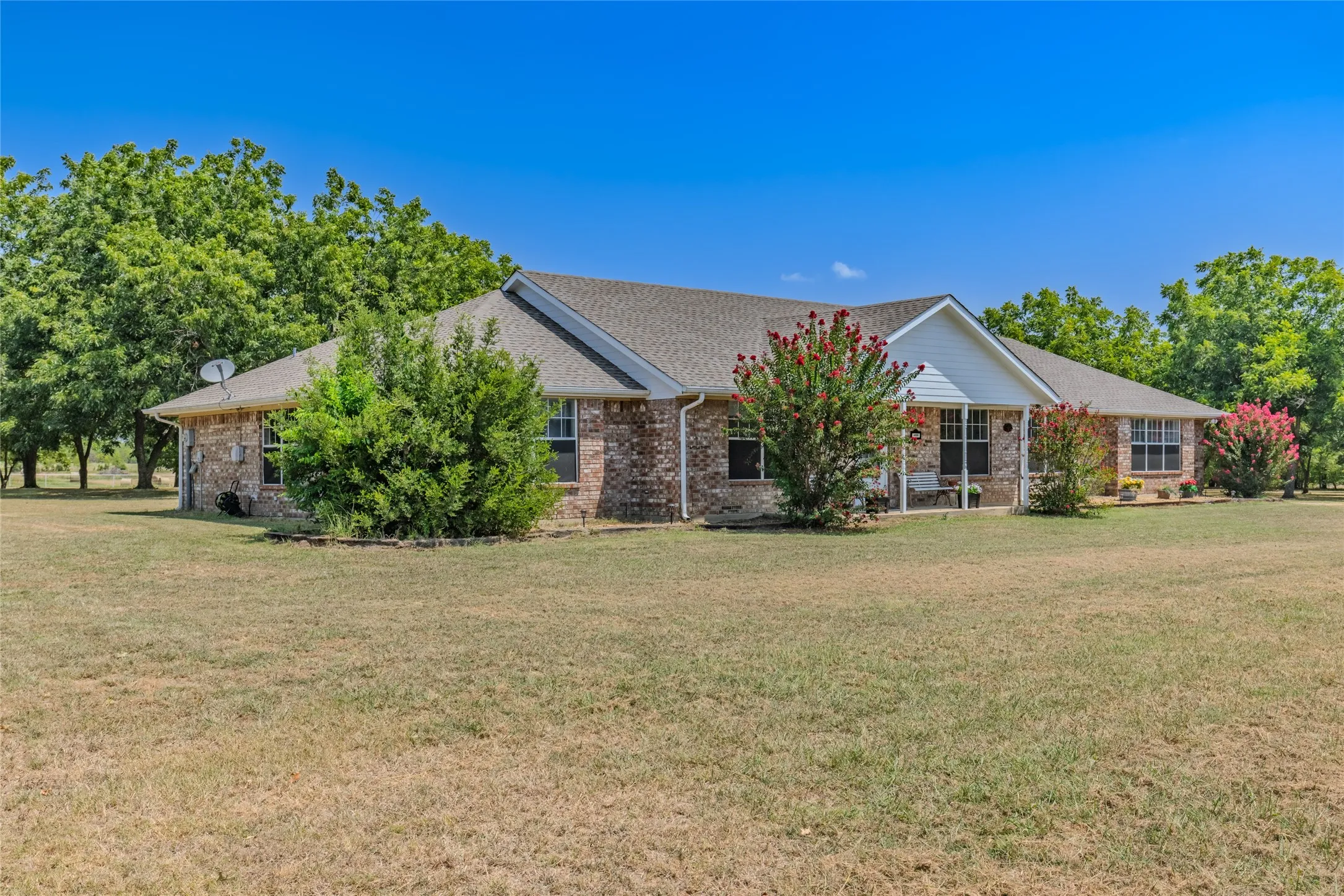Single Family Residence For Sale in Rains County , 4886 White Rock, Lone Oak, Texas 75453, 3 Bedroom, 2 Bathroom, Garage spaces, 2,559 Sqft, built in 1993, Price $900,000, mls#21361159, Real Estate Agent in Lone Oak, Homes For Sale in Rains county, Homes For Sale in Lone Oak, Realtor in Lone Oak Texas, Real Estate Brokerage Independent Realty Texas, Luminita Cordes Realtor