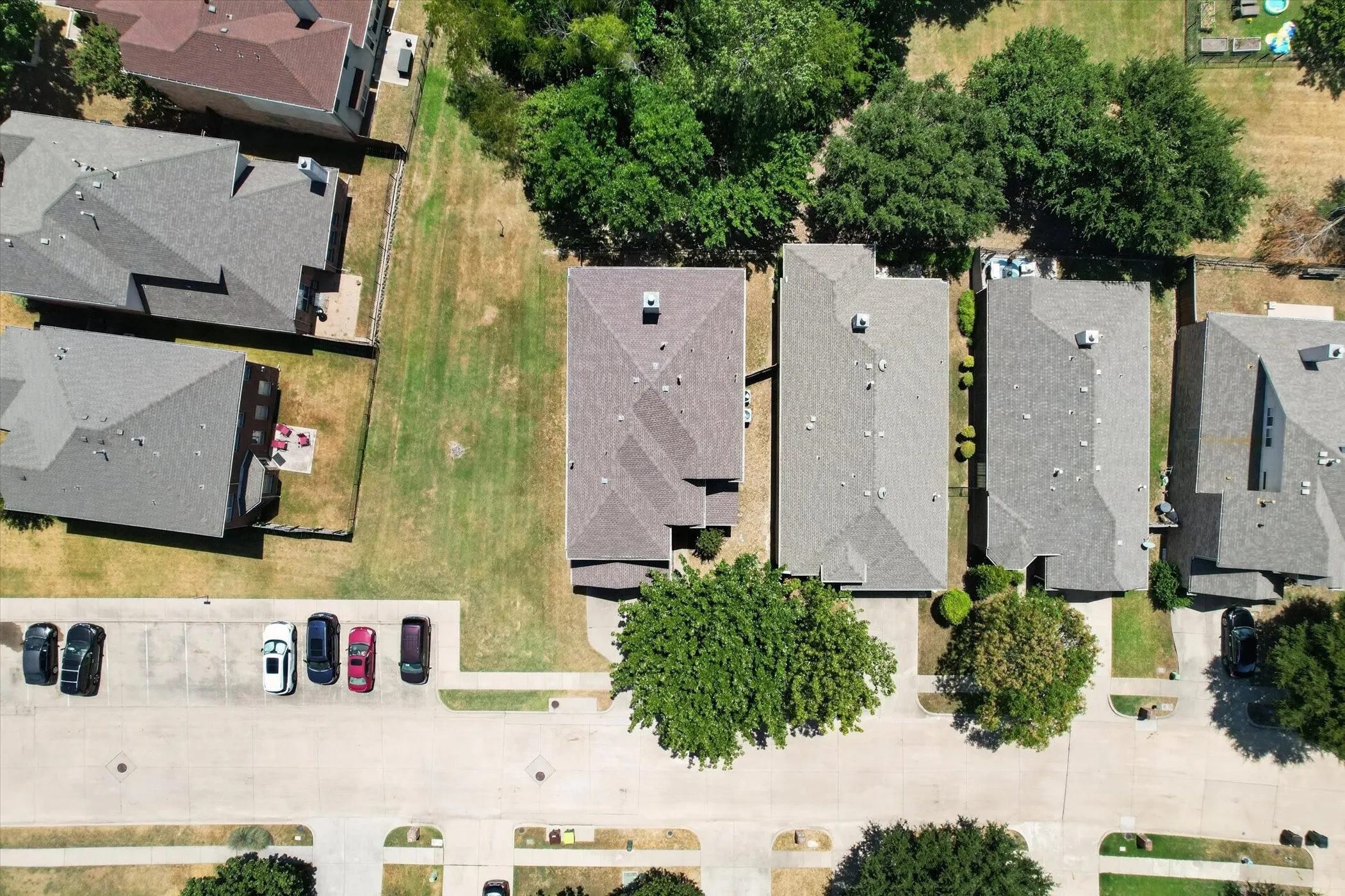 Greenbelt areas along both the side and back of the home provide a peaceful natural setting, added privacy & beautiful views.