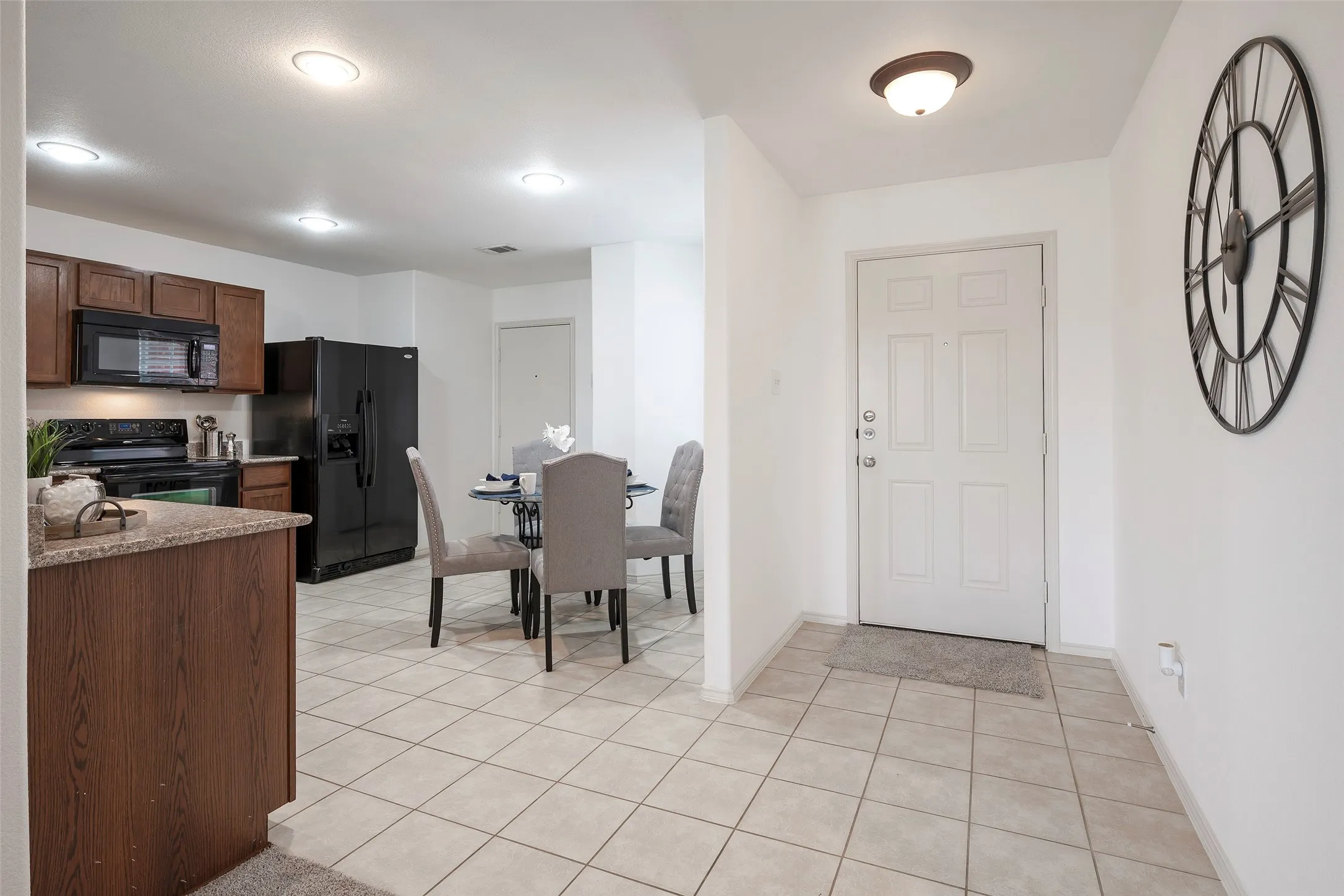 Single Family Residence For Rent in Denton County , 1505 Lone Pine Drive, Little Elm, Texas 75068, 3 Bedroom, 2 Bathroom, 2 Garage spaces, 1,269 Sqft, built in 2011, mls#21361347, Real Estate Agent in Little Elm, Homes For Rent in Denton county, Homes For Rent in Little Elm, Realtor in Little Elm Texas, Real Estate Brokerage Independent Realty Texas, Luminita Cordes Realtor