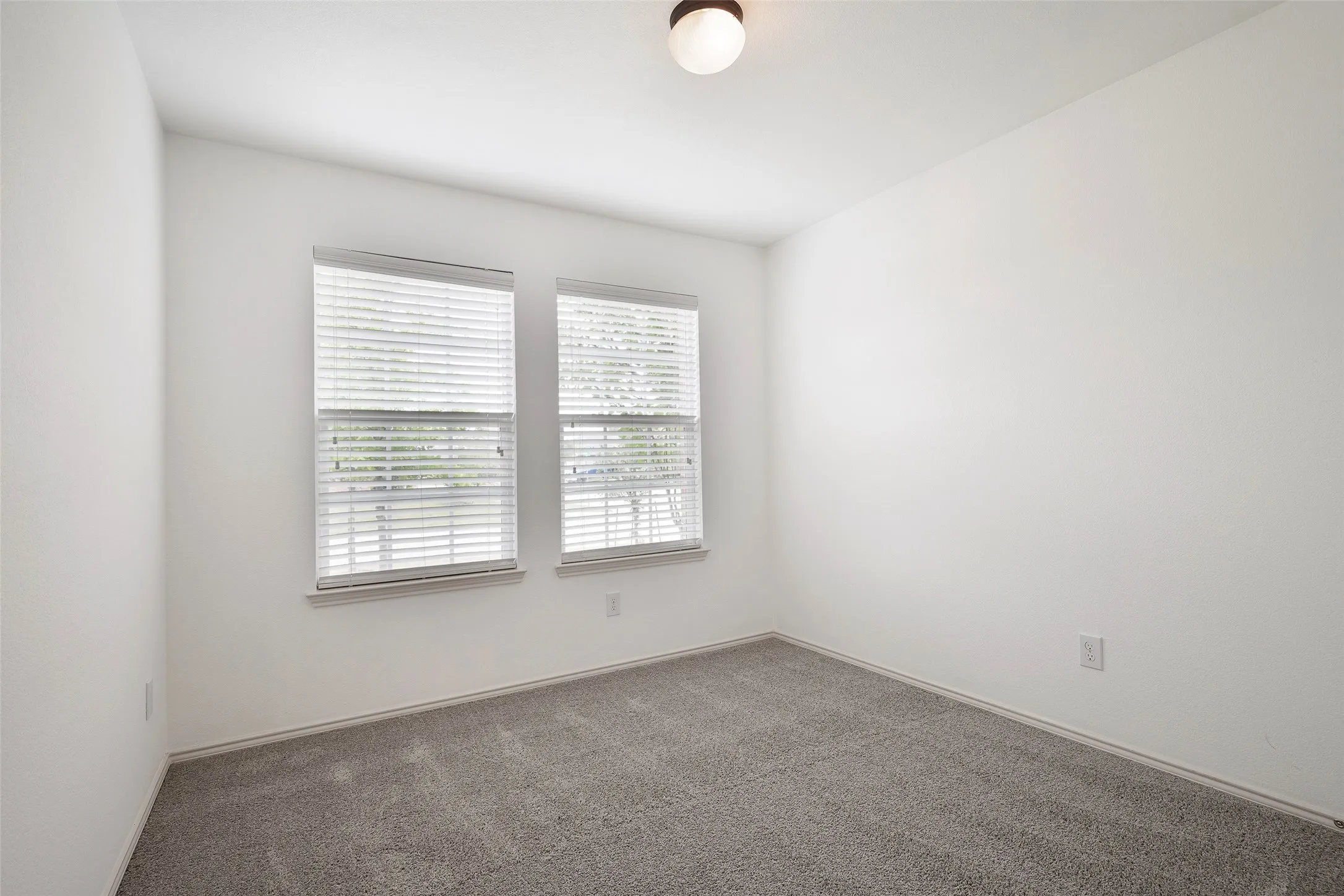 Single Family Residence For Rent in Denton County , 1505 Lone Pine Drive, Little Elm, Texas 75068, 3 Bedroom, 2 Bathroom, 2 Garage spaces, 1,269 Sqft, built in 2011, mls#21361347, Real Estate Agent in Little Elm, Homes For Rent in Denton county, Homes For Rent in Little Elm, Realtor in Little Elm Texas, Real Estate Brokerage Independent Realty Texas, Luminita Cordes Realtor