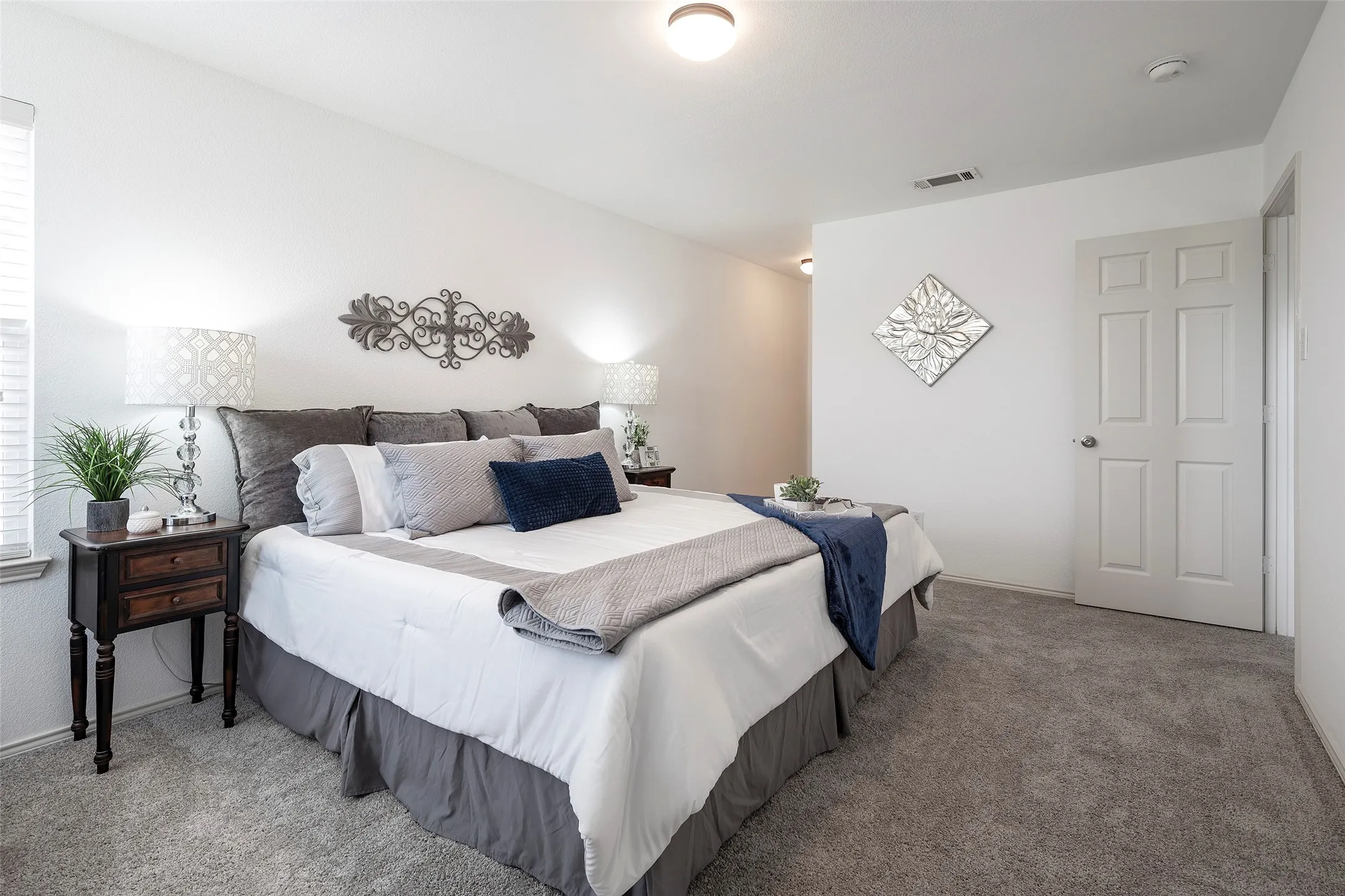 Single Family Residence For Rent in Denton County , 1505 Lone Pine Drive, Little Elm, Texas 75068, 3 Bedroom, 2 Bathroom, 2 Garage spaces, 1,269 Sqft, built in 2011, mls#21361347, Real Estate Agent in Little Elm, Homes For Rent in Denton county, Homes For Rent in Little Elm, Realtor in Little Elm Texas, Real Estate Brokerage Independent Realty Texas, Luminita Cordes Realtor