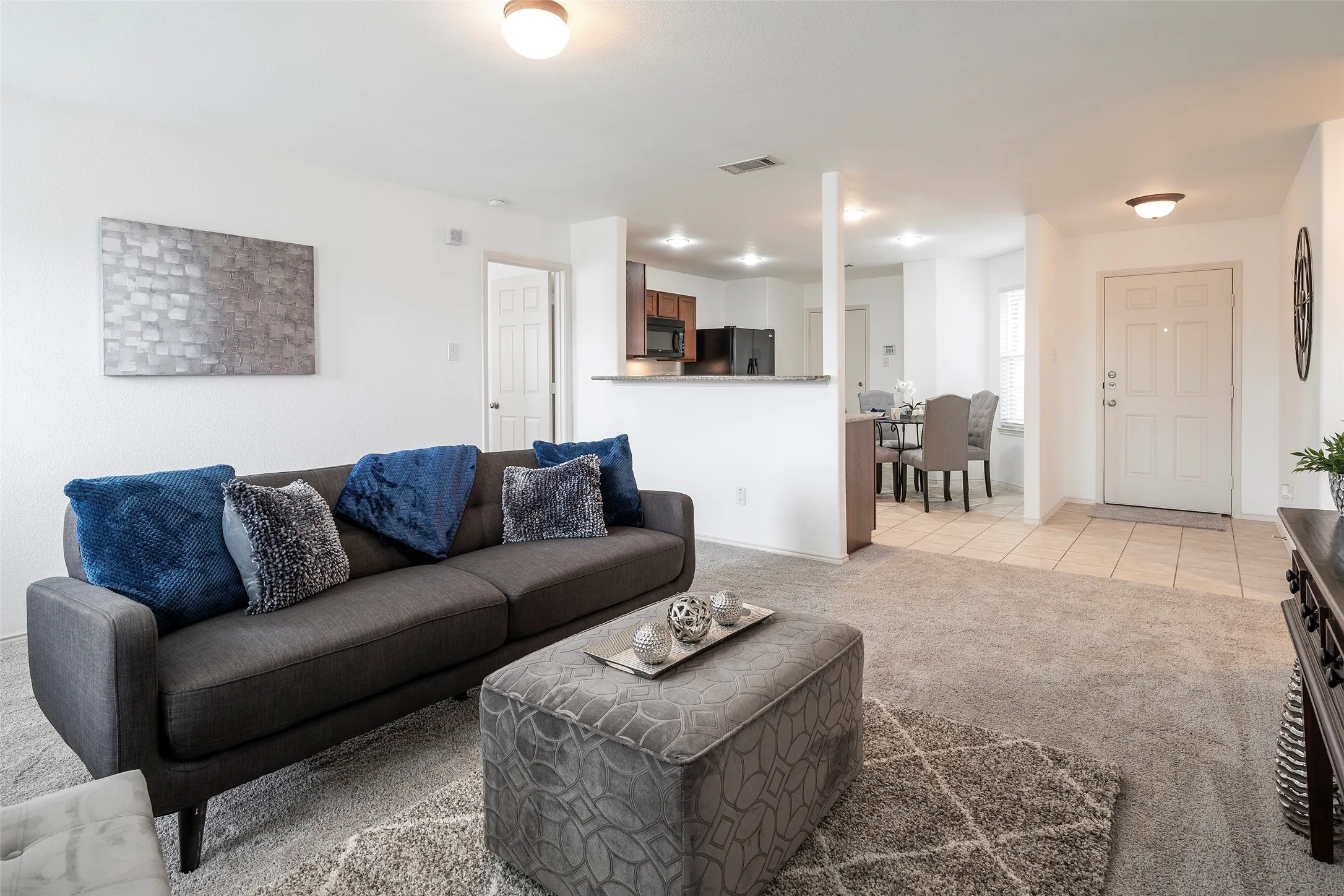 Single Family Residence For Rent in Denton County , 1505 Lone Pine Drive, Little Elm, Texas 75068, 3 Bedroom, 2 Bathroom, 2 Garage spaces, 1,269 Sqft, built in 2011, mls#21361347, Real Estate Agent in Little Elm, Homes For Rent in Denton county, Homes For Rent in Little Elm, Realtor in Little Elm Texas, Real Estate Brokerage Independent Realty Texas, Luminita Cordes Realtor