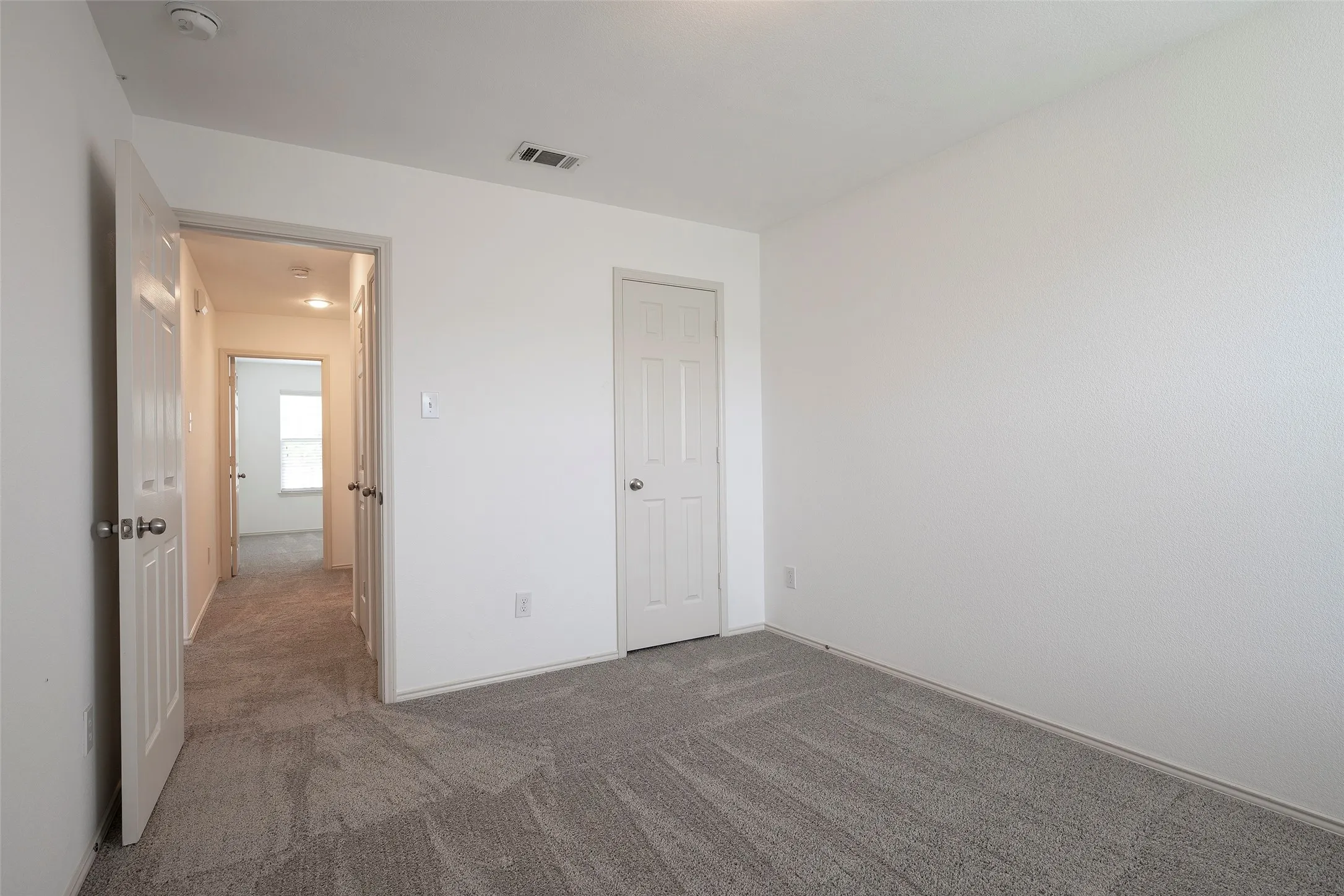 Single Family Residence For Rent in Denton County , 1505 Lone Pine Drive, Little Elm, Texas 75068, 3 Bedroom, 2 Bathroom, 2 Garage spaces, 1,269 Sqft, built in 2011, mls#21361347, Real Estate Agent in Little Elm, Homes For Rent in Denton county, Homes For Rent in Little Elm, Realtor in Little Elm Texas, Real Estate Brokerage Independent Realty Texas, Luminita Cordes Realtor