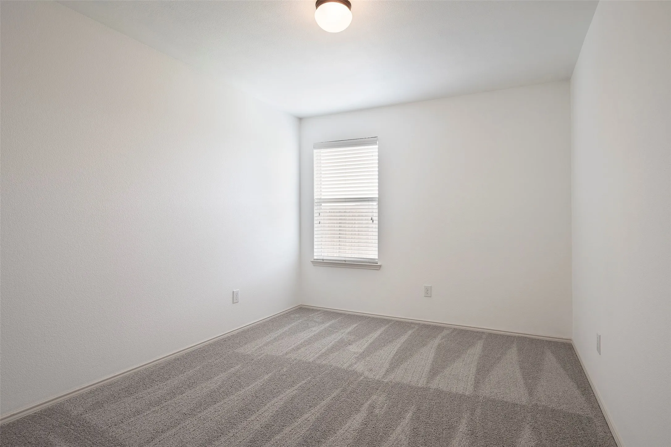 Single Family Residence For Rent in Denton County , 1505 Lone Pine Drive, Little Elm, Texas 75068, 3 Bedroom, 2 Bathroom, 2 Garage spaces, 1,269 Sqft, built in 2011, mls#21361347, Real Estate Agent in Little Elm, Homes For Rent in Denton county, Homes For Rent in Little Elm, Realtor in Little Elm Texas, Real Estate Brokerage Independent Realty Texas, Luminita Cordes Realtor