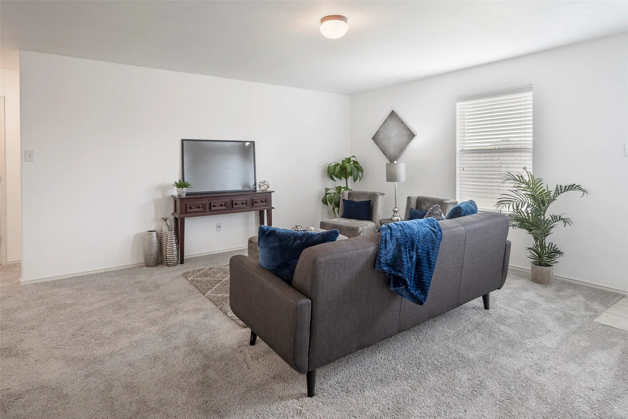 Single Family Residence For Rent in Denton County , 1505 Lone Pine Drive, Little Elm, Texas 75068, 3 Bedroom, 2 Bathroom, 2 Garage spaces, 1,269 Sqft, built in 2011, mls#21361347, Real Estate Agent in Little Elm, Homes For Rent in Denton county, Homes For Rent in Little Elm, Realtor in Little Elm Texas, Real Estate Brokerage Independent Realty Texas, Luminita Cordes Realtor