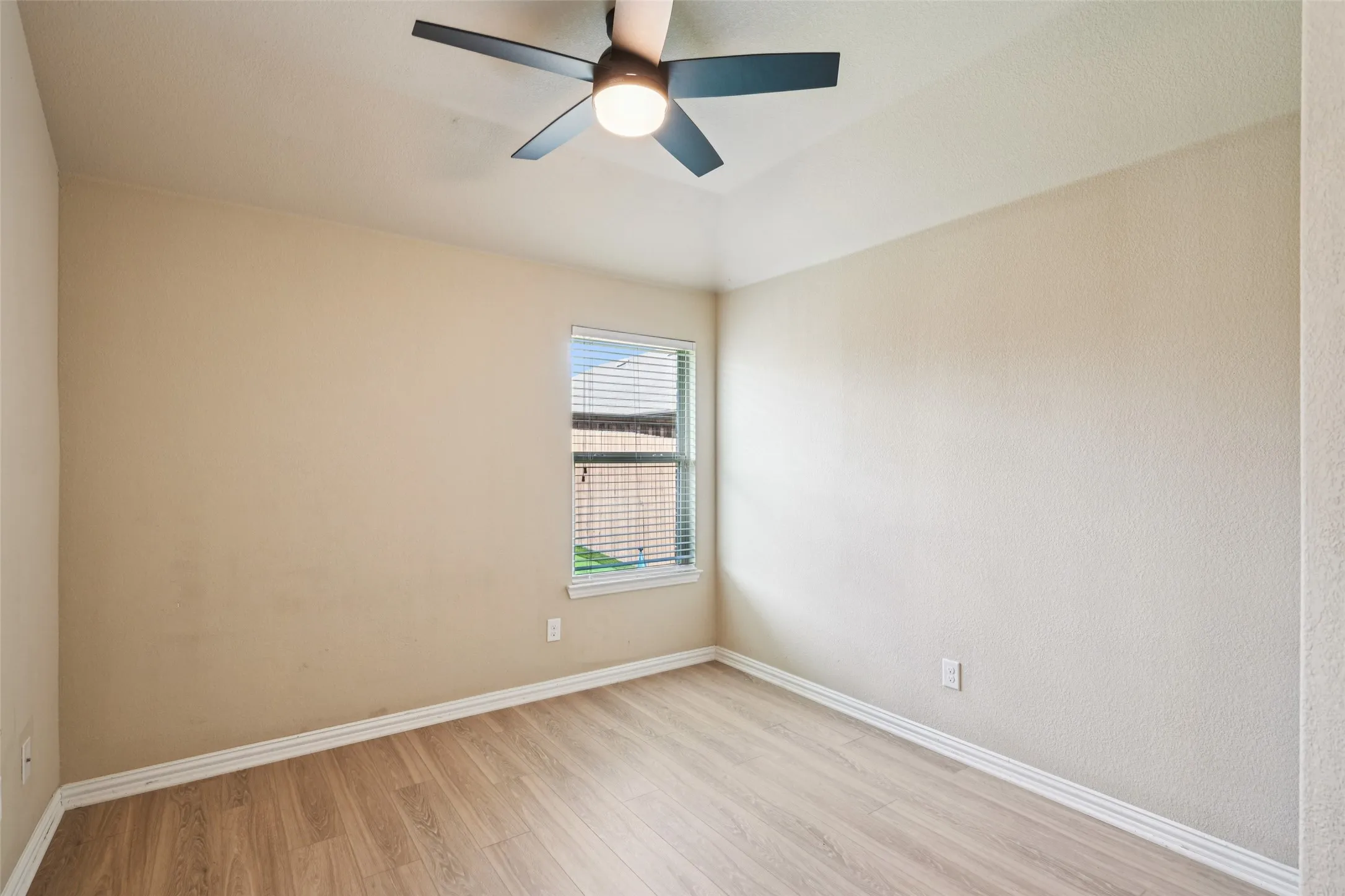 Single Family Residence For Rent in Denton County , 15937 Alvarado Drive, Prosper, Texas 75078, 4 Bedroom, 2 Bathroom, 2 Garage spaces, 1,548 Sqft, built in 2014, mls#21361349, Real Estate Agent in Prosper, Homes For Rent in Denton county, Homes For Rent in Prosper, Realtor in Prosper Texas, Real Estate Brokerage Independent Realty Texas, Luminita Cordes Realtor