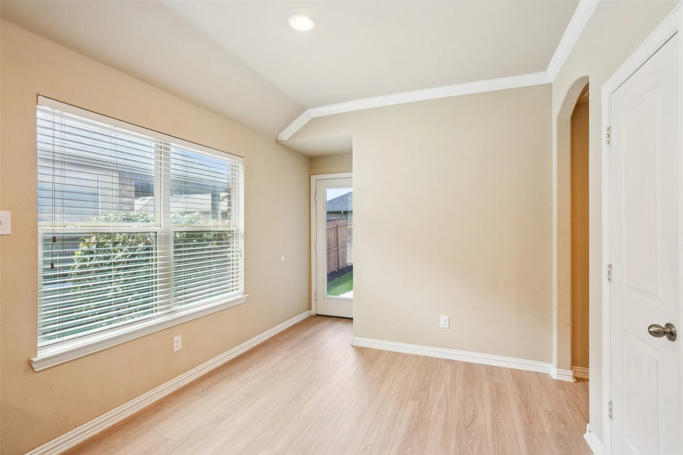Single Family Residence For Rent in Denton County , 15937 Alvarado Drive, Prosper, Texas 75078, 4 Bedroom, 2 Bathroom, 2 Garage spaces, 1,548 Sqft, built in 2014, mls#21361349, Real Estate Agent in Prosper, Homes For Rent in Denton county, Homes For Rent in Prosper, Realtor in Prosper Texas, Real Estate Brokerage Independent Realty Texas, Luminita Cordes Realtor