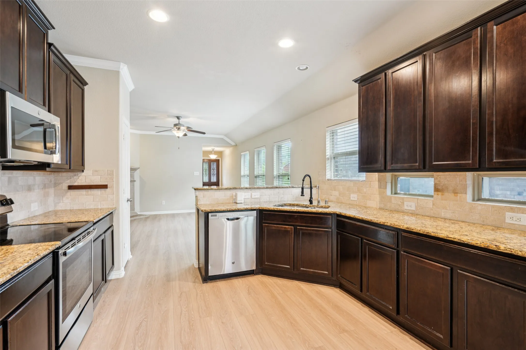 Single Family Residence For Rent in Denton County , 15937 Alvarado Drive, Prosper, Texas 75078, 4 Bedroom, 2 Bathroom, 2 Garage spaces, 1,548 Sqft, built in 2014, mls#21361349, Real Estate Agent in Prosper, Homes For Rent in Denton county, Homes For Rent in Prosper, Realtor in Prosper Texas, Real Estate Brokerage Independent Realty Texas, Luminita Cordes Realtor