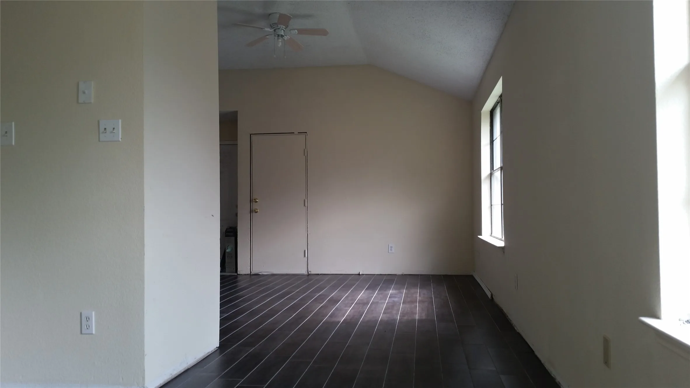Single Family Residence For Rent in Dallas County , 4451 Posada Drive, Dallas, Texas 75211, 3 Bedroom, 2 Bathroom, 1 Garage spaces, 1,276 Sqft, built in 1998, mls#21361354, Real Estate Agent in Dallas, Homes For Rent in Dallas county, Homes For Rent in Dallas, Realtor in Dallas Texas, Real Estate Brokerage Independent Realty Texas, Luminita Cordes Realtor