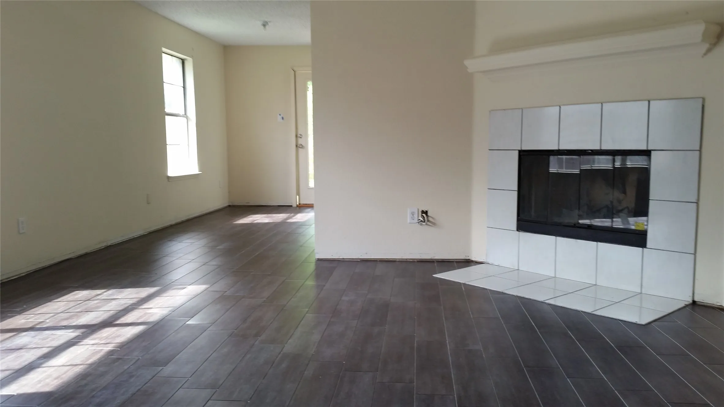 Single Family Residence For Rent in Dallas County , 4451 Posada Drive, Dallas, Texas 75211, 3 Bedroom, 2 Bathroom, 1 Garage spaces, 1,276 Sqft, built in 1998, mls#21361354, Real Estate Agent in Dallas, Homes For Rent in Dallas county, Homes For Rent in Dallas, Realtor in Dallas Texas, Real Estate Brokerage Independent Realty Texas, Luminita Cordes Realtor