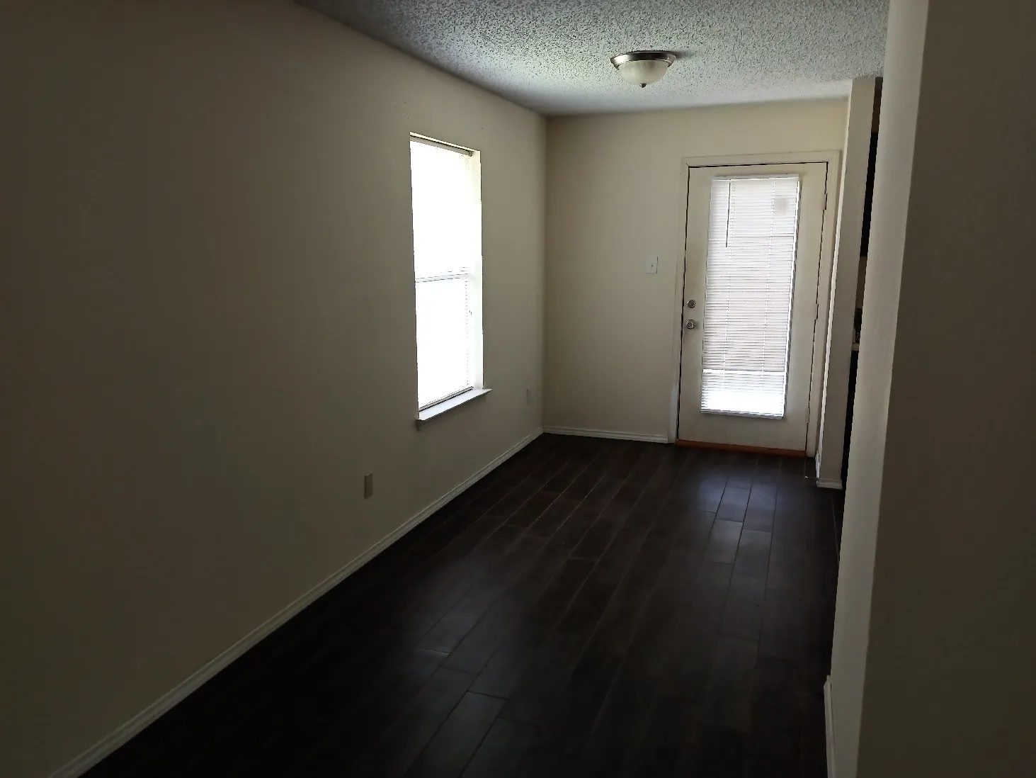 Single Family Residence For Rent in Dallas County , 4451 Posada Drive, Dallas, Texas 75211, 3 Bedroom, 2 Bathroom, 1 Garage spaces, 1,276 Sqft, built in 1998, mls#21361354, Real Estate Agent in Dallas, Homes For Rent in Dallas county, Homes For Rent in Dallas, Realtor in Dallas Texas, Real Estate Brokerage Independent Realty Texas, Luminita Cordes Realtor