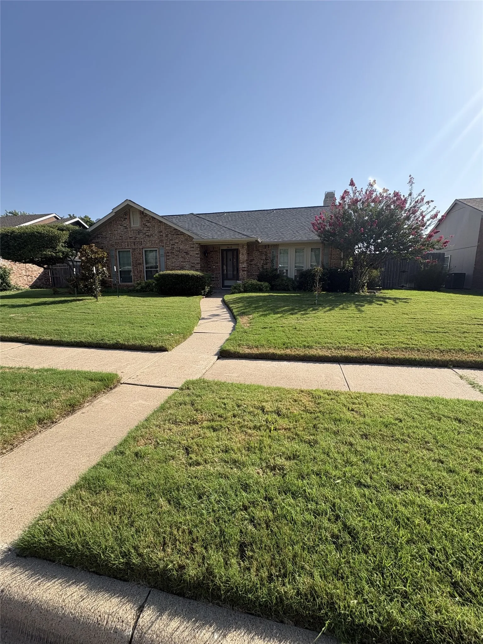 Single Family Residence For Sale in Dallas County , 3610 Willowood Drive, Garland, Texas 75040, 3 Bedroom, 2 Bathroom, 2 Garage spaces, 1,762 Sqft, built in 1984, mls#21361358, Real Estate Agent in Garland, Homes For Sale in Dallas county, Homes For Sale in Garland, Realtor in Garland Texas, Real Estate Brokerage Independent Realty Texas, Luminita Cordes Realtor