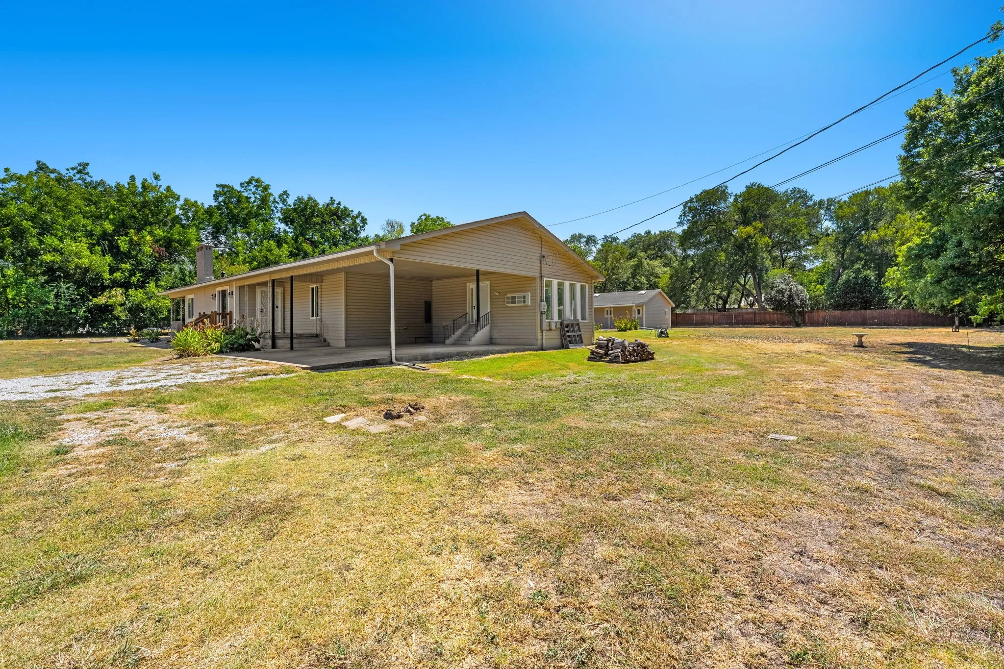 Single Family Residence For Sale in Mc Lennan County , 3524 N 27th Street, Waco, Texas 76708, 3 Bedroom, 3 Bathroom, 4 Garage spaces, 2,521 Sqft, built in 1951, mls#21361348, Real Estate Agent in Waco, Homes For Sale in Mc Lennan county, Homes For Sale in Waco, Realtor in Waco Texas, Real Estate Brokerage Independent Realty Texas, Luminita Cordes Realtor