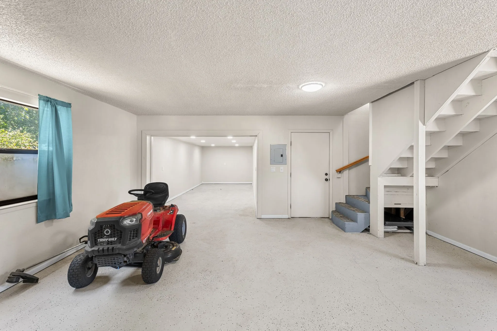 Single Family Residence For Sale in Mc Lennan County , 3524 N 27th Street, Waco, Texas 76708, 3 Bedroom, 3 Bathroom, 4 Garage spaces, 2,521 Sqft, built in 1951, mls#21361348, Real Estate Agent in Waco, Homes For Sale in Mc Lennan county, Homes For Sale in Waco, Realtor in Waco Texas, Real Estate Brokerage Independent Realty Texas, Luminita Cordes Realtor