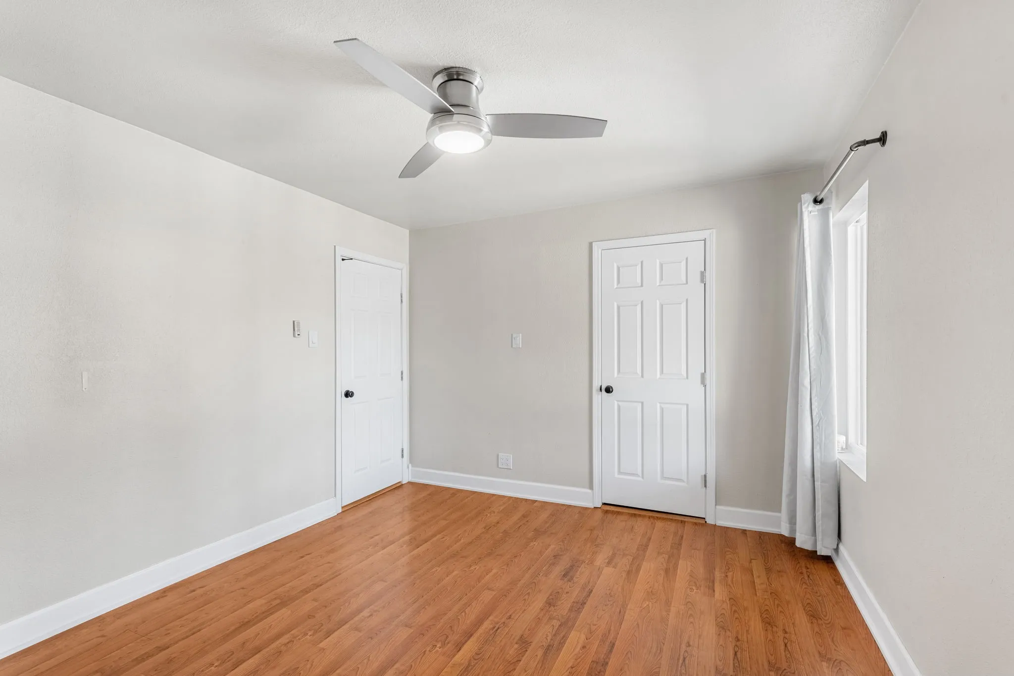 Single Family Residence For Sale in Mc Lennan County , 3524 N 27th Street, Waco, Texas 76708, 3 Bedroom, 3 Bathroom, 4 Garage spaces, 2,521 Sqft, built in 1951, mls#21361348, Real Estate Agent in Waco, Homes For Sale in Mc Lennan county, Homes For Sale in Waco, Realtor in Waco Texas, Real Estate Brokerage Independent Realty Texas, Luminita Cordes Realtor