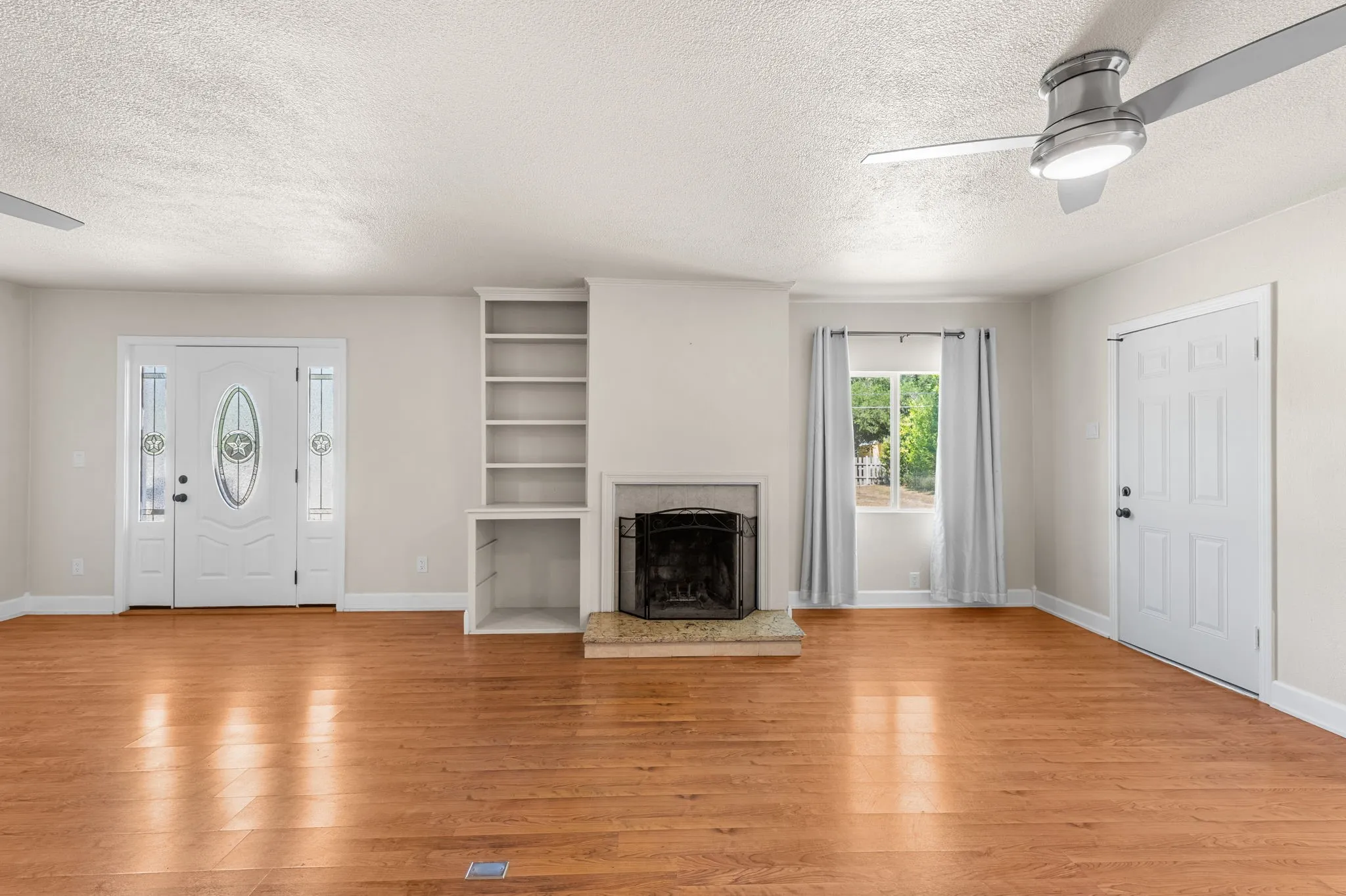 Single Family Residence For Sale in Mc Lennan County , 3524 N 27th Street, Waco, Texas 76708, 3 Bedroom, 3 Bathroom, 4 Garage spaces, 2,521 Sqft, built in 1951, mls#21361348, Real Estate Agent in Waco, Homes For Sale in Mc Lennan county, Homes For Sale in Waco, Realtor in Waco Texas, Real Estate Brokerage Independent Realty Texas, Luminita Cordes Realtor
