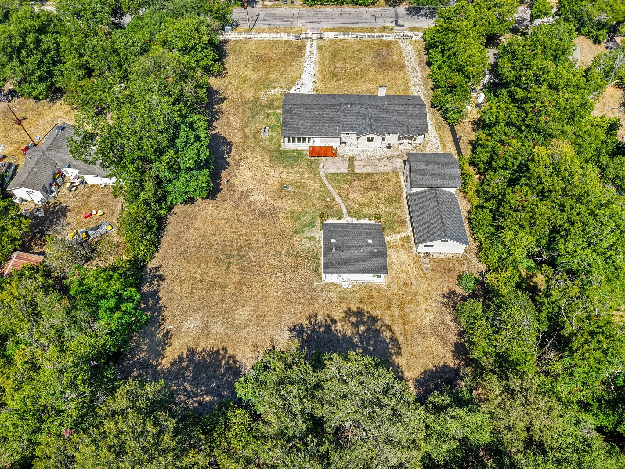 Single Family Residence For Sale in Mc Lennan County , 3524 N 27th Street, Waco, Texas 76708, 3 Bedroom, 3 Bathroom, 4 Garage spaces, 2,521 Sqft, built in 1951, mls#21361348, Real Estate Agent in Waco, Homes For Sale in Mc Lennan county, Homes For Sale in Waco, Realtor in Waco Texas, Real Estate Brokerage Independent Realty Texas, Luminita Cordes Realtor