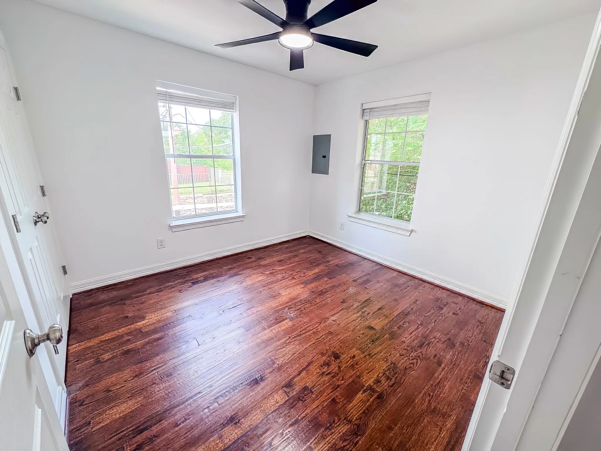 Condominium For Rent in Dallas County , 2809 Minert Street, Dallas, Texas 75219, 2 Bedroom, 2 Bathroom, Garage spaces, 1,023 Sqft, built in 1955, Price $1,800, mls#21361364, Real Estate Agent in Dallas, Homes For Rent in Dallas county, Homes For Rent in Dallas, Realtor in Dallas Texas, Real Estate Brokerage Independent Realty Texas, Luminita Cordes Realtor