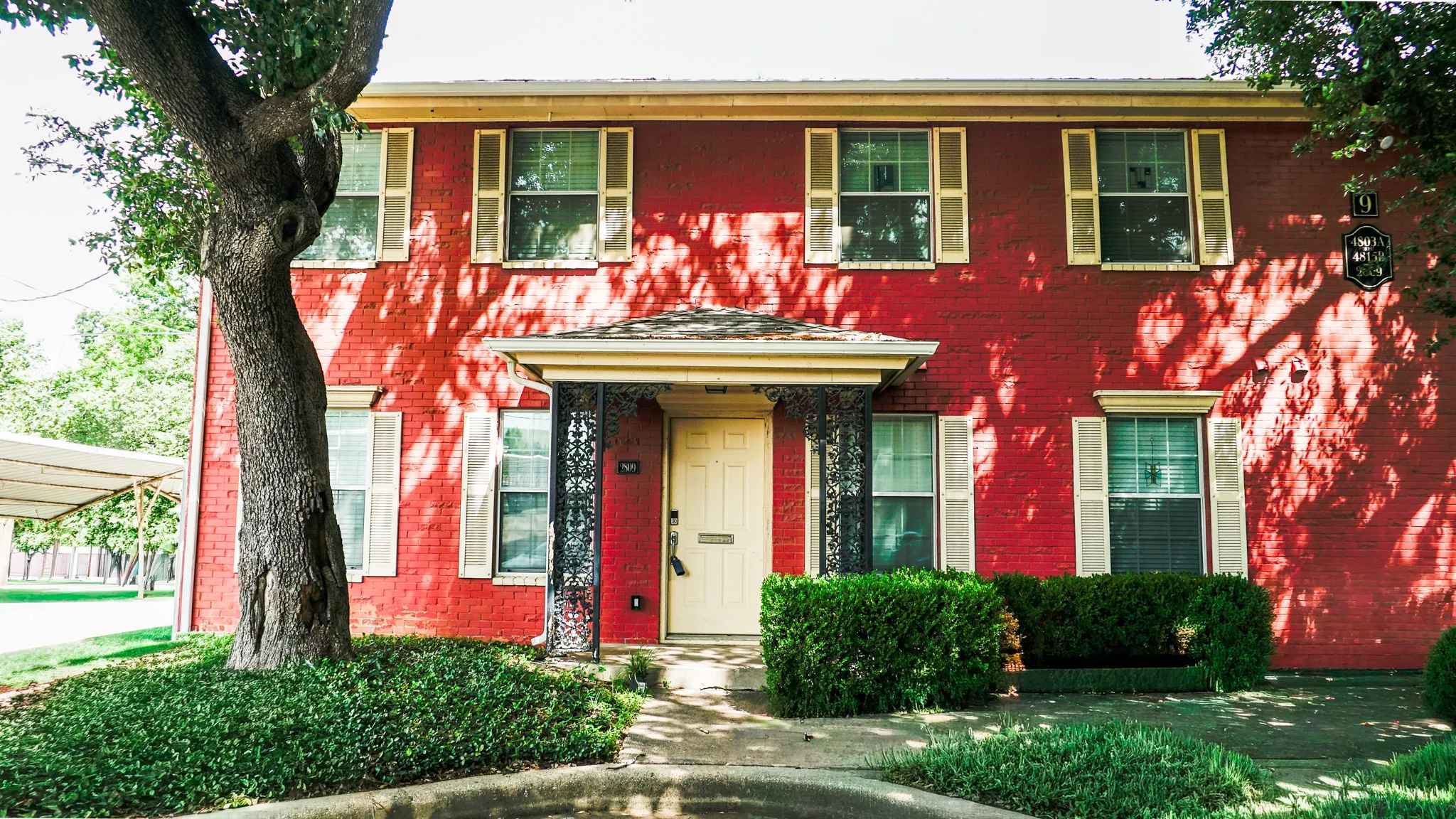 Condominium For Rent in Dallas County , 2809 Minert Street, Dallas, Texas 75219, 2 Bedroom, 2 Bathroom, Garage spaces, 1,023 Sqft, built in 1955, Price $1,800, mls#21361364, Real Estate Agent in Dallas, Homes For Rent in Dallas county, Homes For Rent in Dallas, Realtor in Dallas Texas, Real Estate Brokerage Independent Realty Texas, Luminita Cordes Realtor