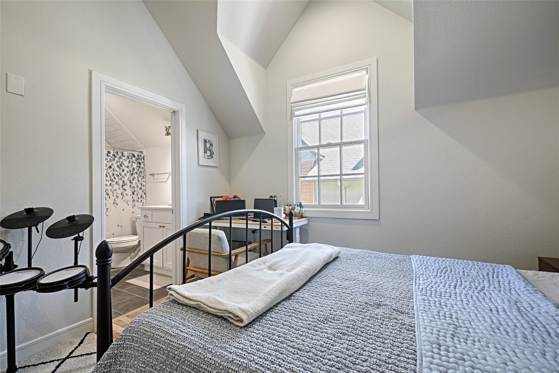 Condominium For Sale in Dallas County , 5065 Gaston Avenue 102, Dallas, Texas 75214, 2 Bedroom, 3 Bathroom, 2 Garage spaces, 1,508 Sqft, built in 2020, mls#21361337, Real Estate Agent in Dallas, Homes For Sale in Dallas county, Homes For Sale in Dallas, Realtor in Dallas Texas, Real Estate Brokerage Independent Realty Texas, Luminita Cordes Realtor