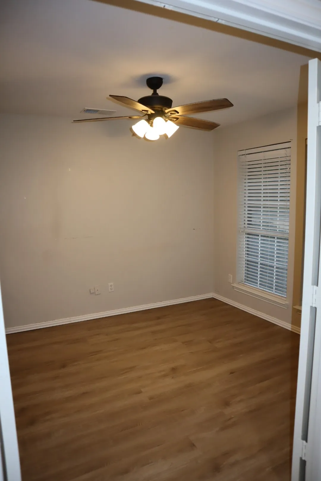 Single Family Residence For Rent in Collin County , 1512 River Hill Drive, Prosper, Texas 75078, 3 Bedroom, 2 Bathroom, 2 Garage spaces, 1,723 Sqft, built in 1990, mls#21361372, Real Estate Agent in Prosper, Homes For Rent in Collin county, Homes For Rent in Prosper, Realtor in Prosper Texas, Real Estate Brokerage Independent Realty Texas, Luminita Cordes Realtor