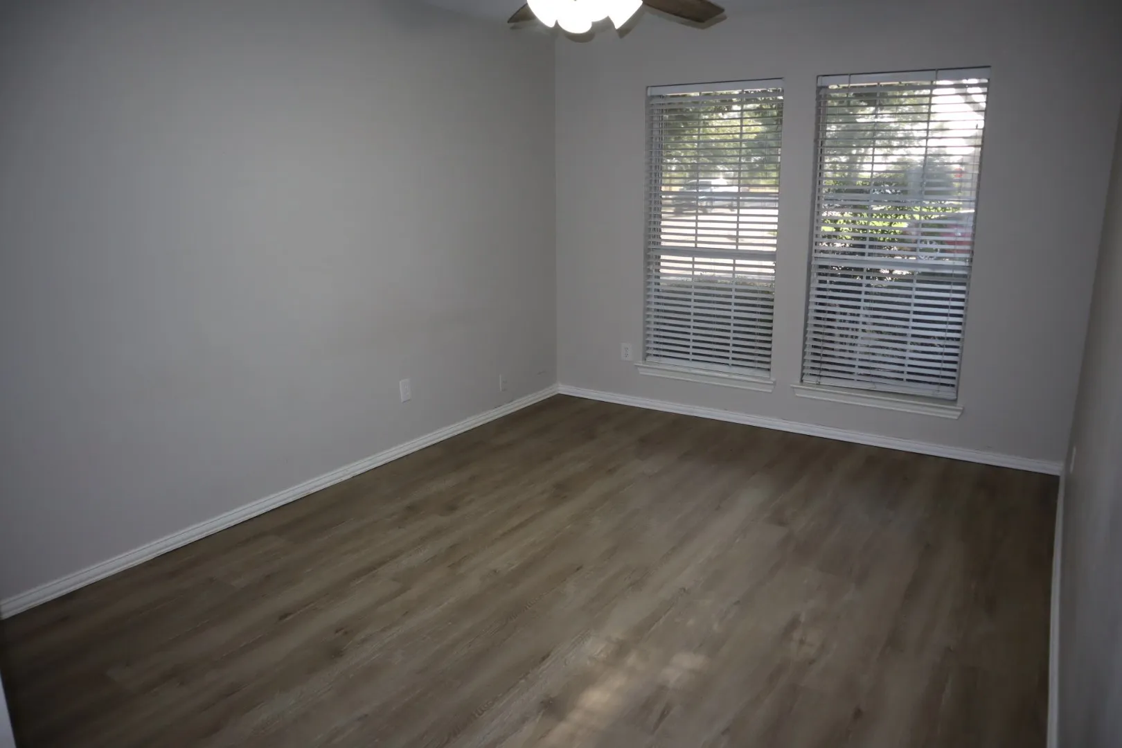 Single Family Residence For Rent in Collin County , 1512 River Hill Drive, Prosper, Texas 75078, 3 Bedroom, 2 Bathroom, 2 Garage spaces, 1,723 Sqft, built in 1990, mls#21361372, Real Estate Agent in Prosper, Homes For Rent in Collin county, Homes For Rent in Prosper, Realtor in Prosper Texas, Real Estate Brokerage Independent Realty Texas, Luminita Cordes Realtor