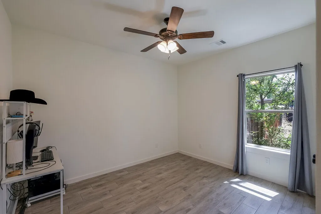 Single Family Residence For Sale in Ellis County , 305 W 5th Street, Maypearl, Texas 76064, 3 Bedroom, 2 Bathroom, 2 Garage spaces, 1,409 Sqft, built in 2025, mls#21361389, Real Estate Agent in Maypearl, Homes For Sale in Ellis county, Homes For Sale in Maypearl, Realtor in Maypearl Texas, Real Estate Brokerage Independent Realty Texas, Luminita Cordes Realtor