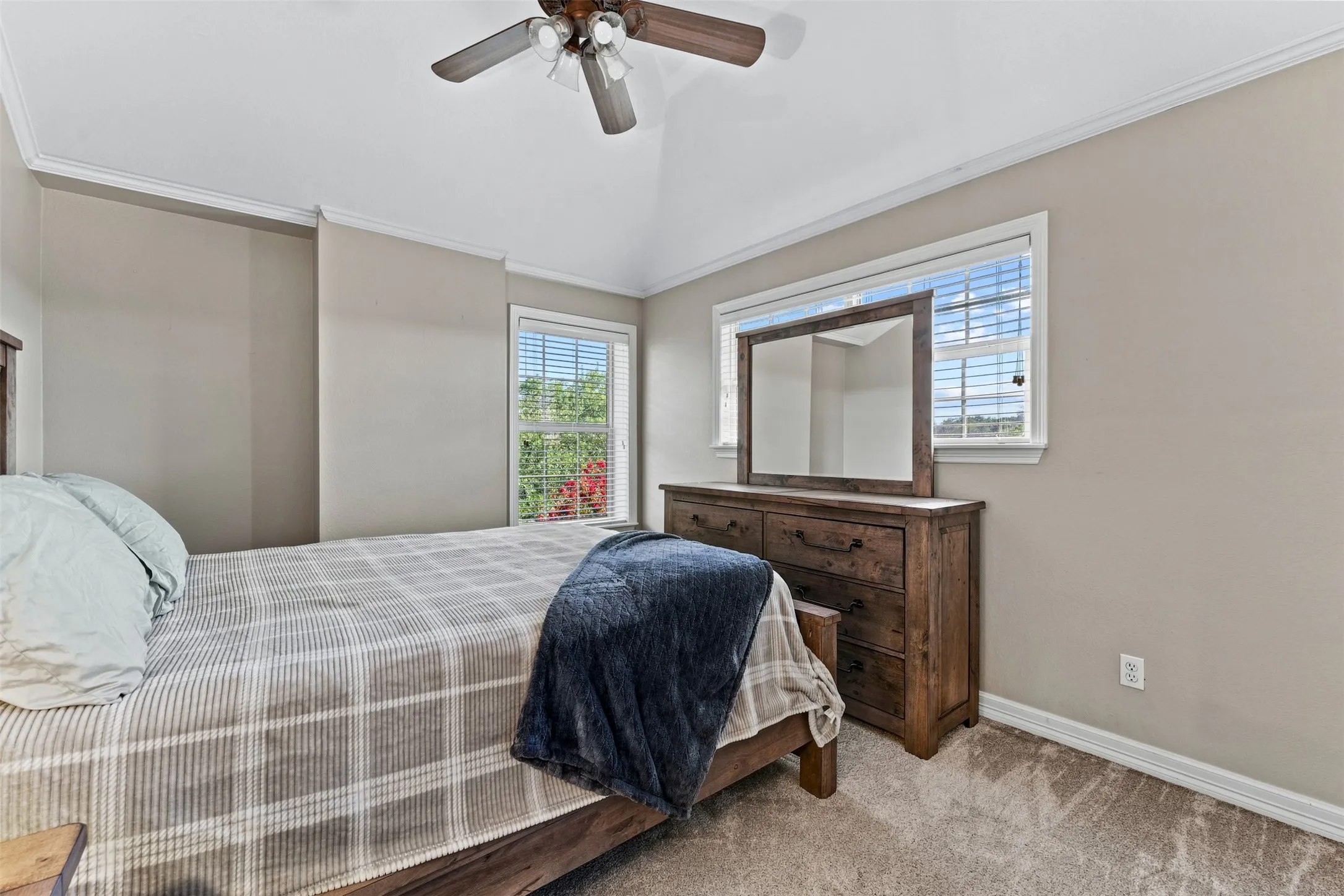 Single Family Residence For Sale in Mc Lennan County , 2285 Austin Hines Drive, China Spring, Texas 76633, 3 Bedroom, 3 Bathroom, 2 Garage spaces, 3,232 Sqft, built in 2002, mls#21360999, Real Estate Agent in China Spring, Homes For Sale in Mc Lennan county, Homes For Sale in China Spring, Realtor in China Spring Texas, Real Estate Brokerage Independent Realty Texas, Luminita Cordes Realtor