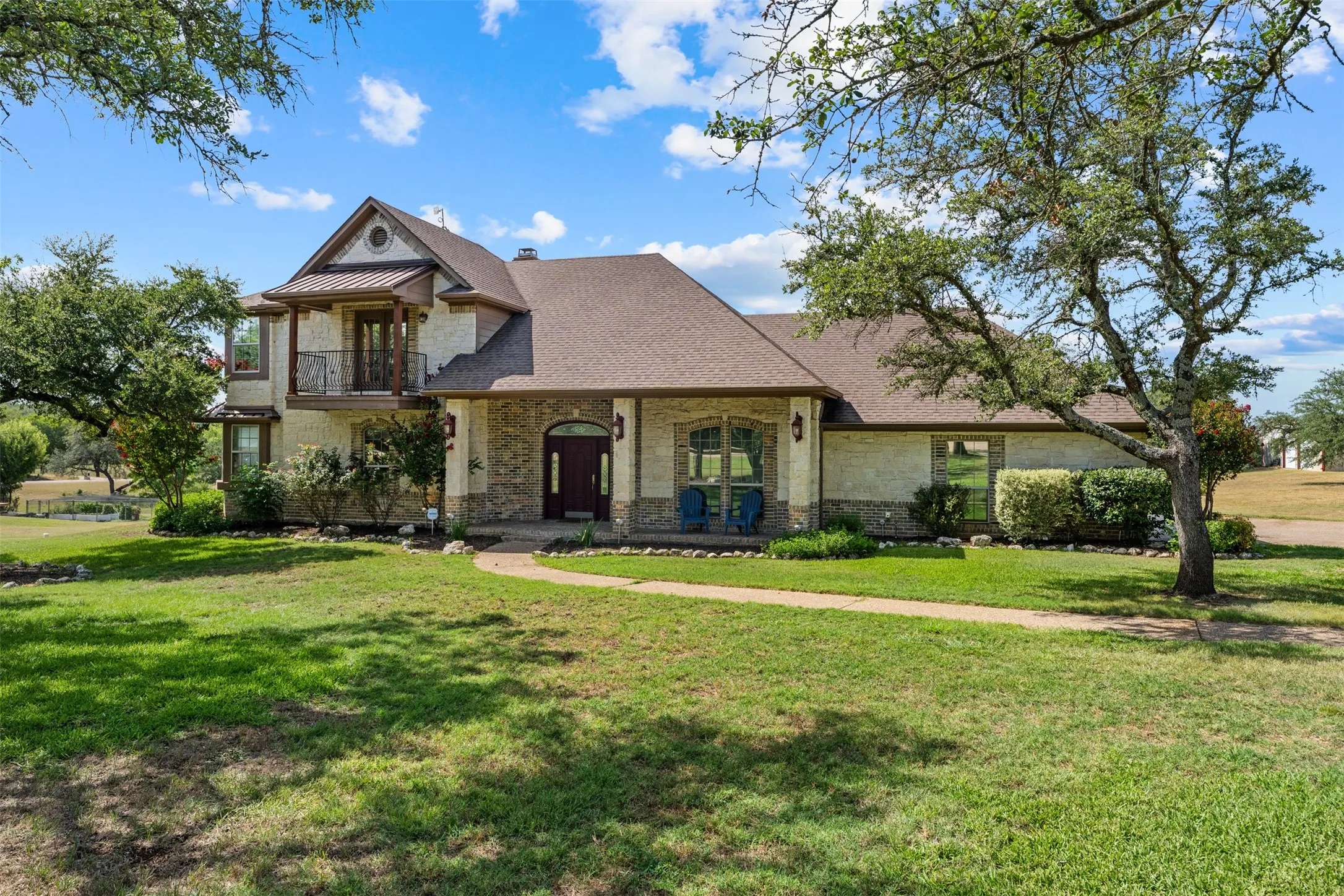 Single Family Residence For Sale in Mc Lennan County , 2285 Austin Hines Drive, China Spring, Texas 76633, 3 Bedroom, 3 Bathroom, 2 Garage spaces, 3,232 Sqft, built in 2002, mls#21360999, Real Estate Agent in China Spring, Homes For Sale in Mc Lennan county, Homes For Sale in China Spring, Realtor in China Spring Texas, Real Estate Brokerage Independent Realty Texas, Luminita Cordes Realtor