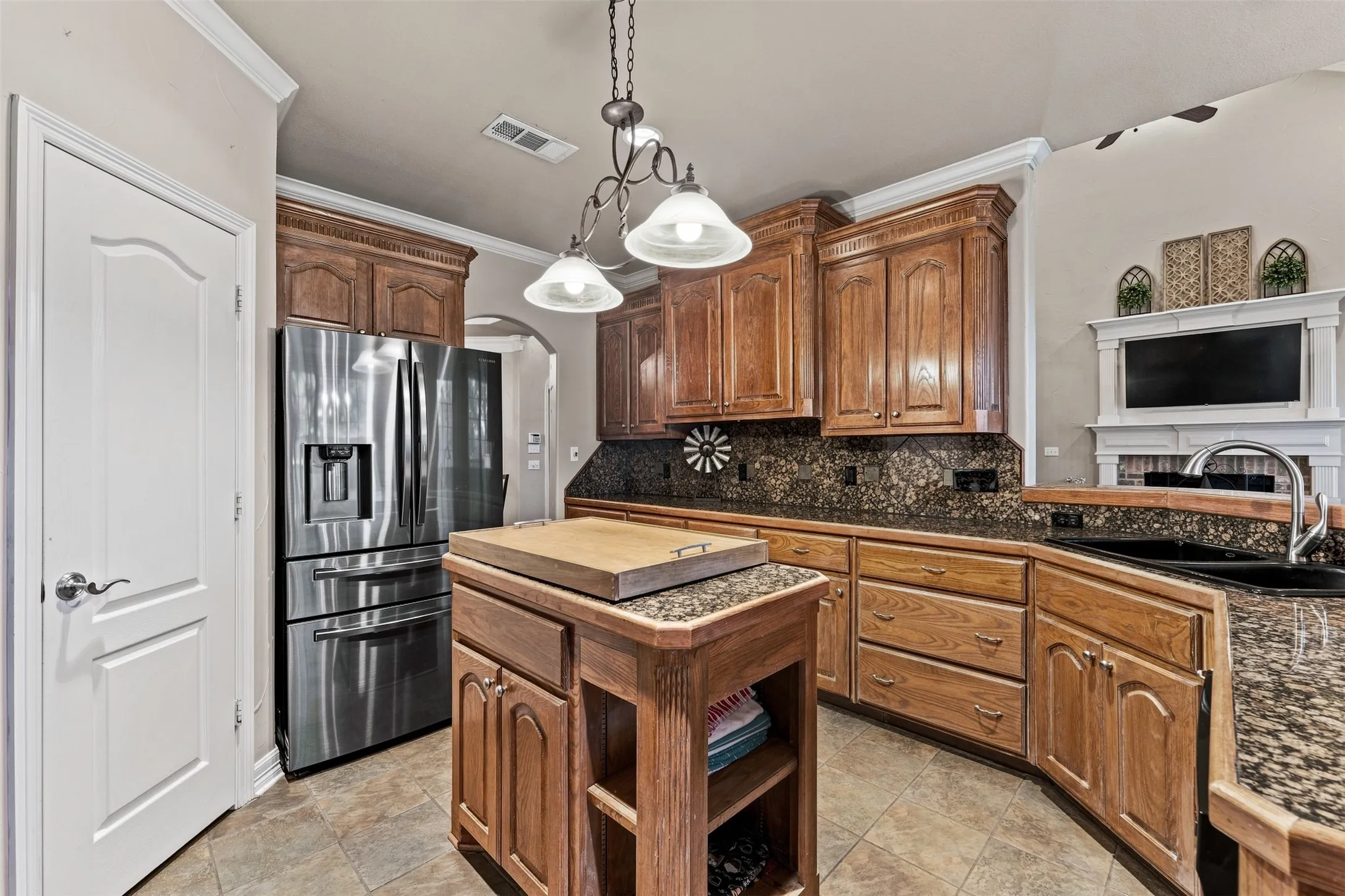 Single Family Residence For Sale in Mc Lennan County , 2285 Austin Hines Drive, China Spring, Texas 76633, 3 Bedroom, 3 Bathroom, 2 Garage spaces, 3,232 Sqft, built in 2002, mls#21360999, Real Estate Agent in China Spring, Homes For Sale in Mc Lennan county, Homes For Sale in China Spring, Realtor in China Spring Texas, Real Estate Brokerage Independent Realty Texas, Luminita Cordes Realtor