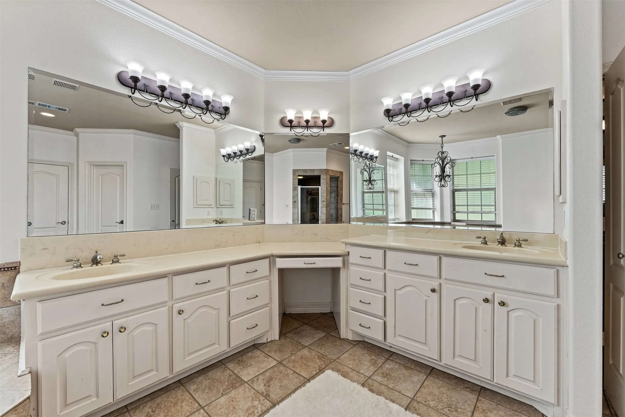 Single Family Residence For Sale in Mc Lennan County , 2285 Austin Hines Drive, China Spring, Texas 76633, 3 Bedroom, 3 Bathroom, 2 Garage spaces, 3,232 Sqft, built in 2002, mls#21360999, Real Estate Agent in China Spring, Homes For Sale in Mc Lennan county, Homes For Sale in China Spring, Realtor in China Spring Texas, Real Estate Brokerage Independent Realty Texas, Luminita Cordes Realtor