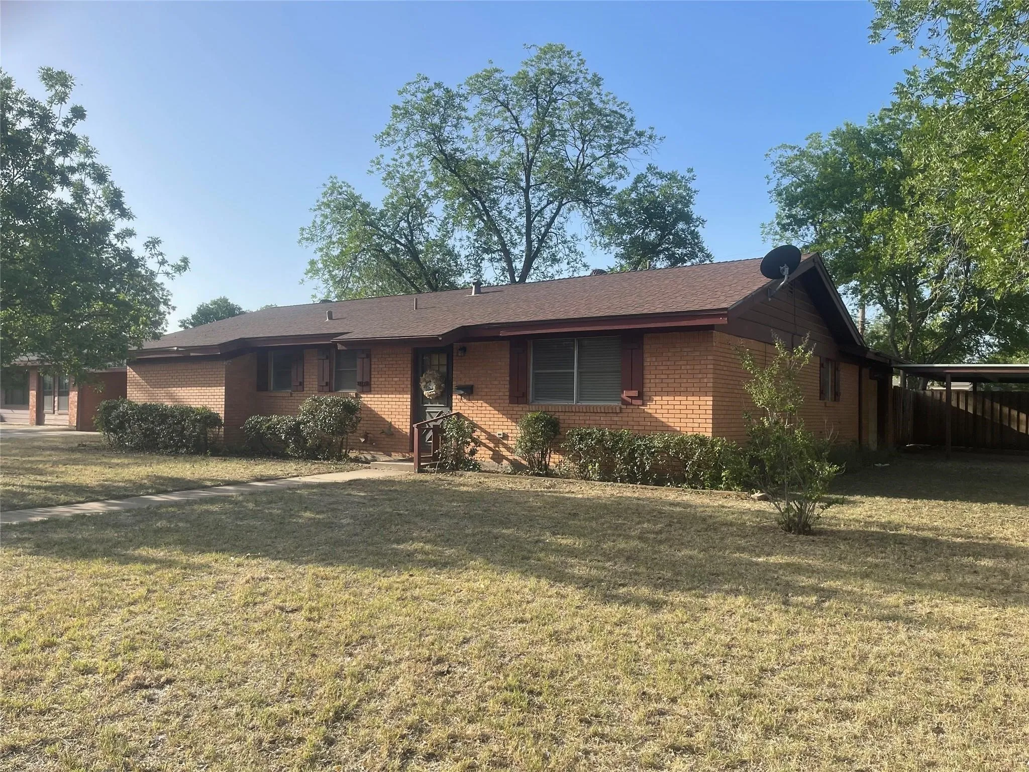 Single Family Residence For Rent in Taylor County , 3117 S 22nd Street, Abilene, Texas 79605, 3 Bedroom, 2 Bathroom, 1 Garage spaces, 1,454 Sqft, built in 1958, mls#21361375, Real Estate Agent in Abilene, Homes For Rent in Taylor county, Homes For Rent in Abilene, Realtor in Abilene Texas, Real Estate Brokerage Independent Realty Texas, Luminita Cordes Realtor