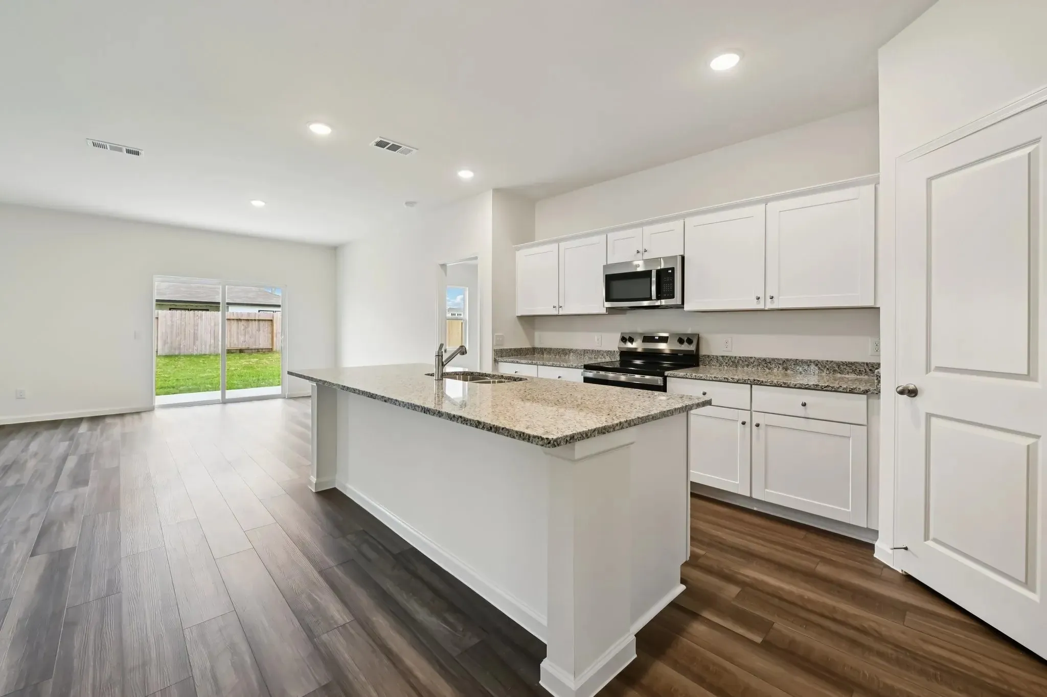 Single Family Residence For Rent in Tarrant County , 4713 Harlequin Drive, Fort Worth, Texas 76179, 4 Bedroom, 2 Bathroom, 2 Garage spaces, 1,882 Sqft, built in 2022, mls#21361390, Real Estate Agent in Fort Worth, Homes For Rent in Tarrant county, Homes For Rent in Fort Worth, Realtor in Fort Worth Texas, Real Estate Brokerage Independent Realty Texas, Luminita Cordes Realtor