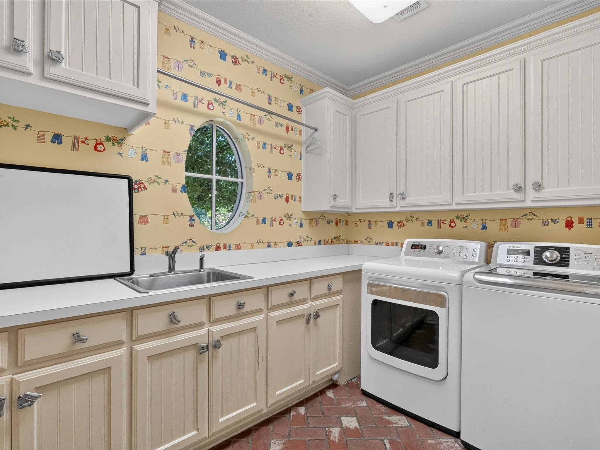 Single Family Residence For Sale in Tarrant County , 3105 E Briar Lane, Southlake, Texas 76092, 5 Bedroom, 5 Bathroom, 3 Garage spaces, 4,873 Sqft, built in 1995, mls#21349590, Real Estate Agent in Southlake, Homes For Sale in Tarrant county, Homes For Sale in Southlake, Realtor in Southlake Texas, Real Estate Brokerage Independent Realty Texas, Luminita Cordes Realtor