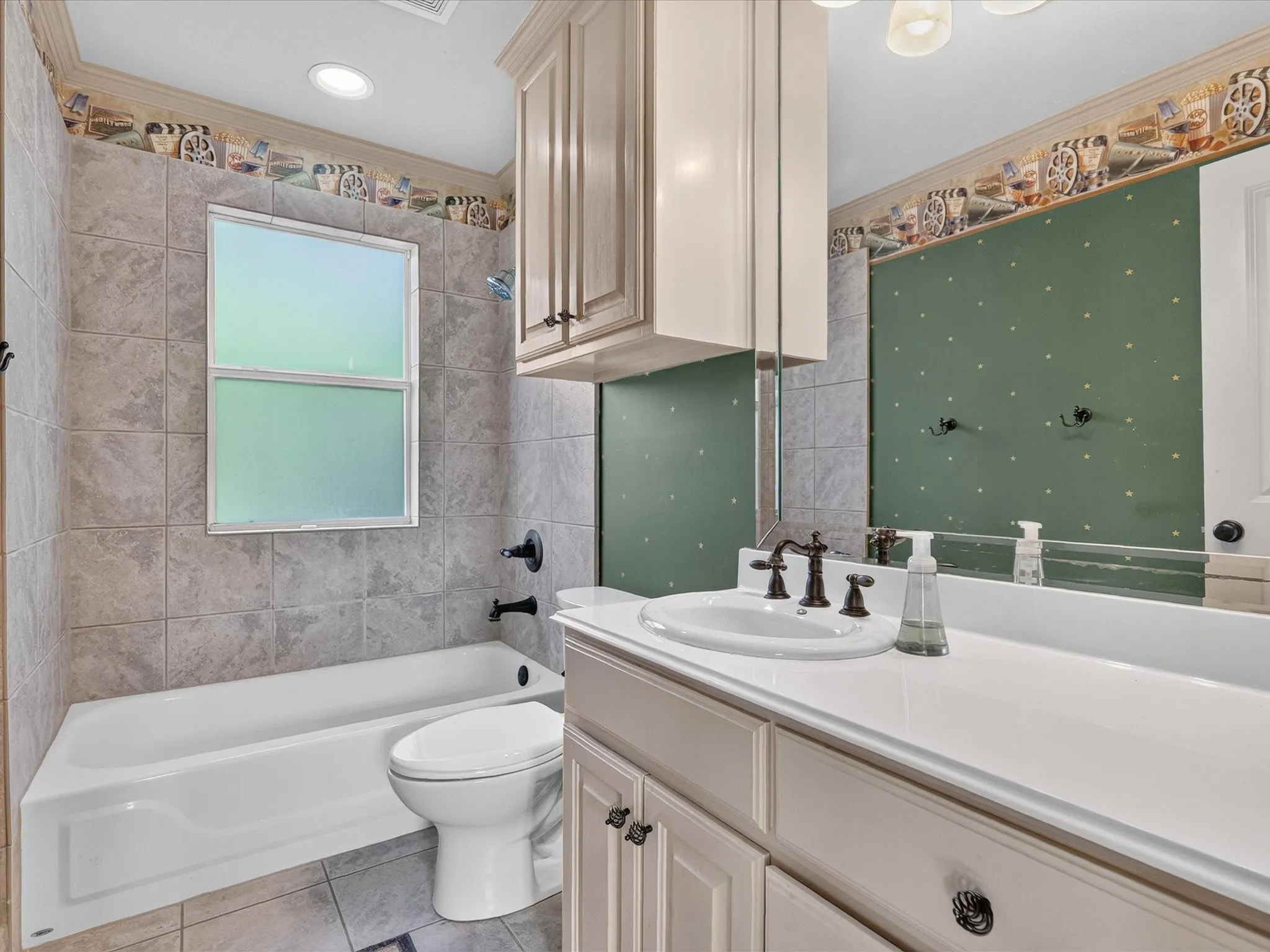 Single Family Residence For Sale in Tarrant County , 3105 E Briar Lane, Southlake, Texas 76092, 5 Bedroom, 5 Bathroom, 3 Garage spaces, 4,873 Sqft, built in 1995, mls#21349590, Real Estate Agent in Southlake, Homes For Sale in Tarrant county, Homes For Sale in Southlake, Realtor in Southlake Texas, Real Estate Brokerage Independent Realty Texas, Luminita Cordes Realtor