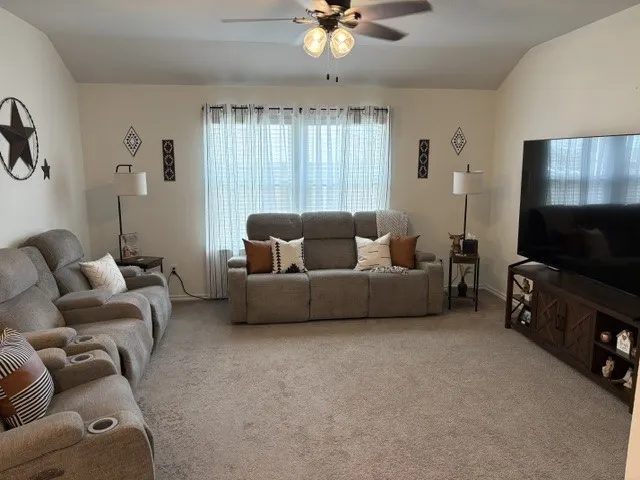 Single Family Residence For Sale in Denton County , 701 Emmons Creek Street, Justin, Texas 76247, 4 Bedroom, 2 Bathroom, 2 Garage spaces, 1,728 Sqft, built in 2023, mls#21361311, Real Estate Agent in Justin, Homes For Sale in Denton county, Homes For Sale in Justin, Realtor in Justin Texas, Real Estate Brokerage Independent Realty Texas, Luminita Cordes Realtor