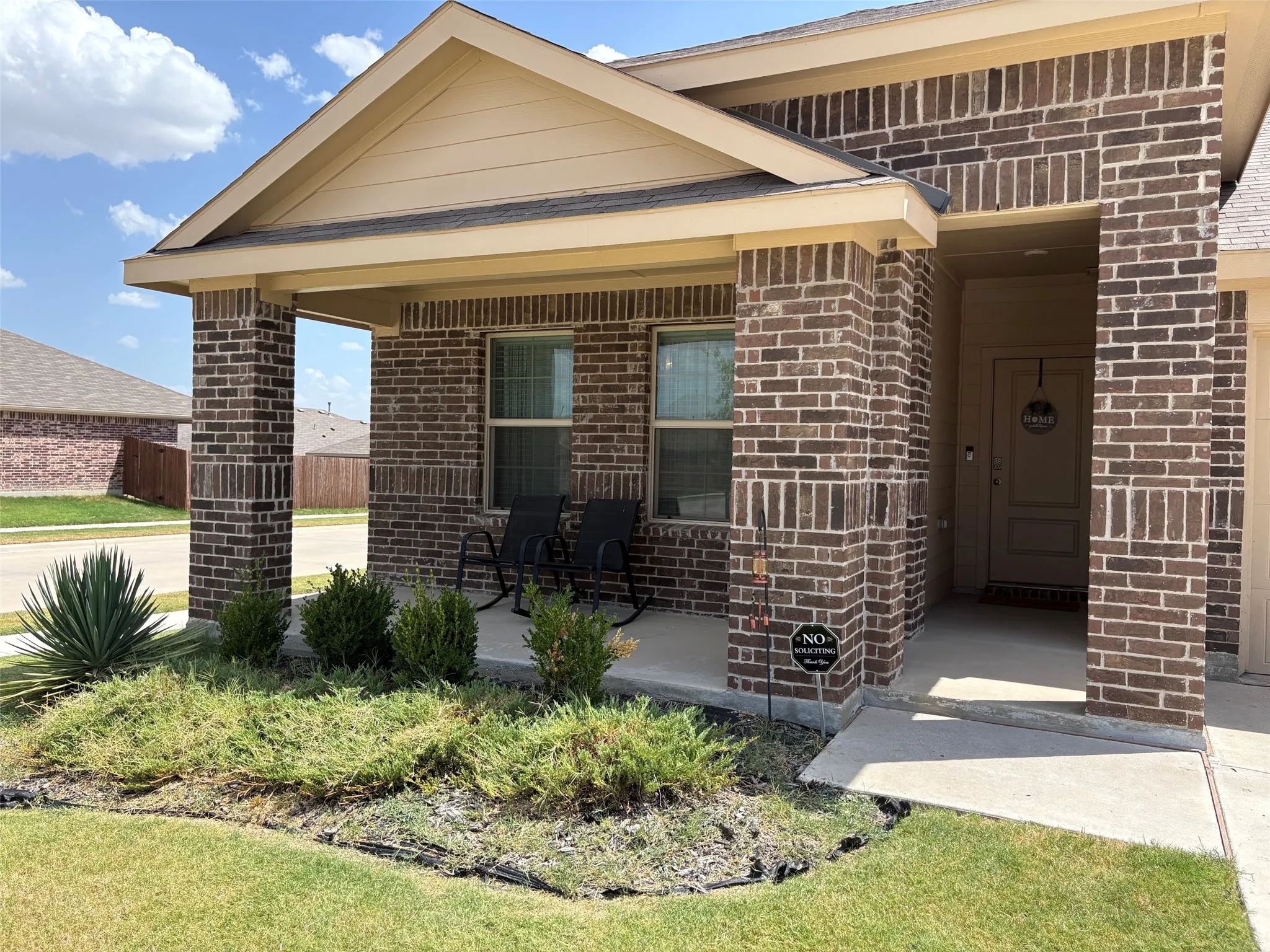 Single Family Residence For Sale in Denton County , 701 Emmons Creek Street, Justin, Texas 76247, 4 Bedroom, 2 Bathroom, 2 Garage spaces, 1,728 Sqft, built in 2023, mls#21361311, Real Estate Agent in Justin, Homes For Sale in Denton county, Homes For Sale in Justin, Realtor in Justin Texas, Real Estate Brokerage Independent Realty Texas, Luminita Cordes Realtor